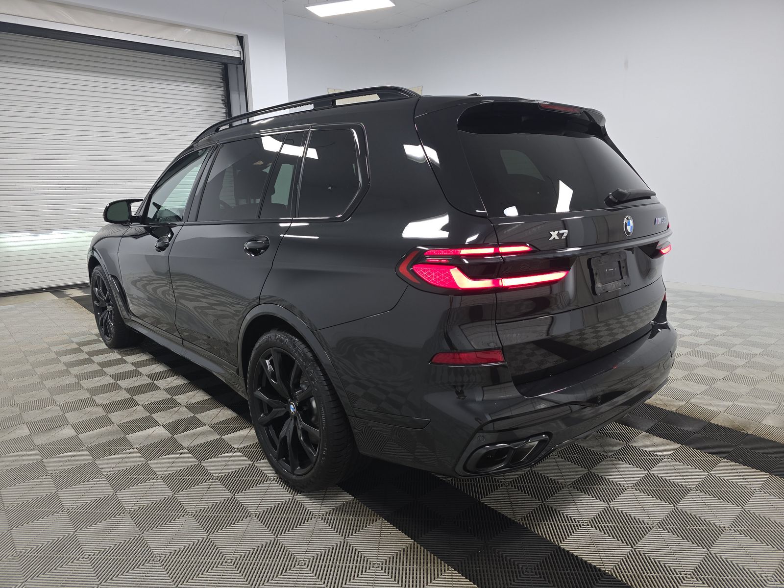 2024 BMW X7 M60i AWD