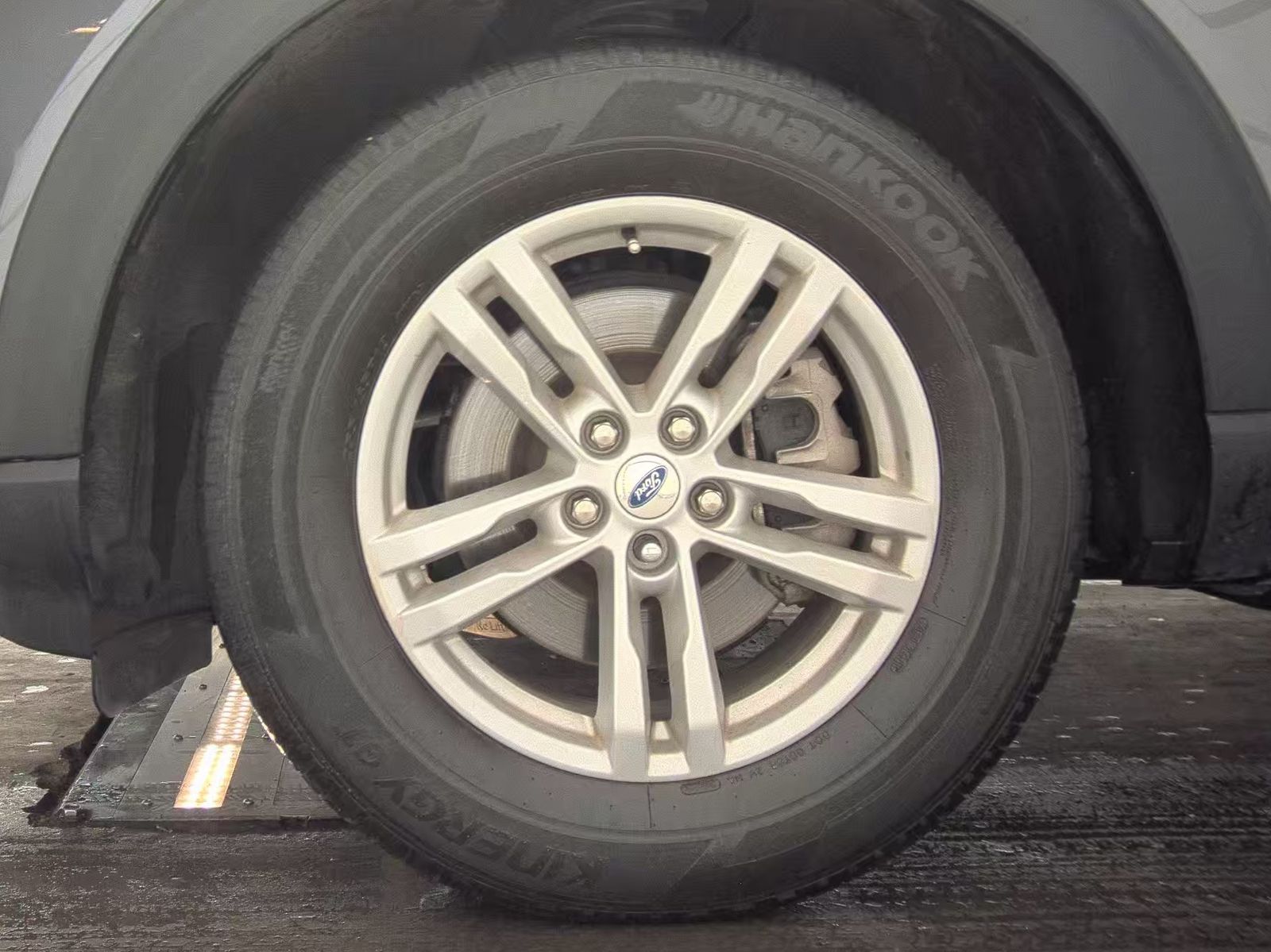 2023 Ford Explorer XLT AWD