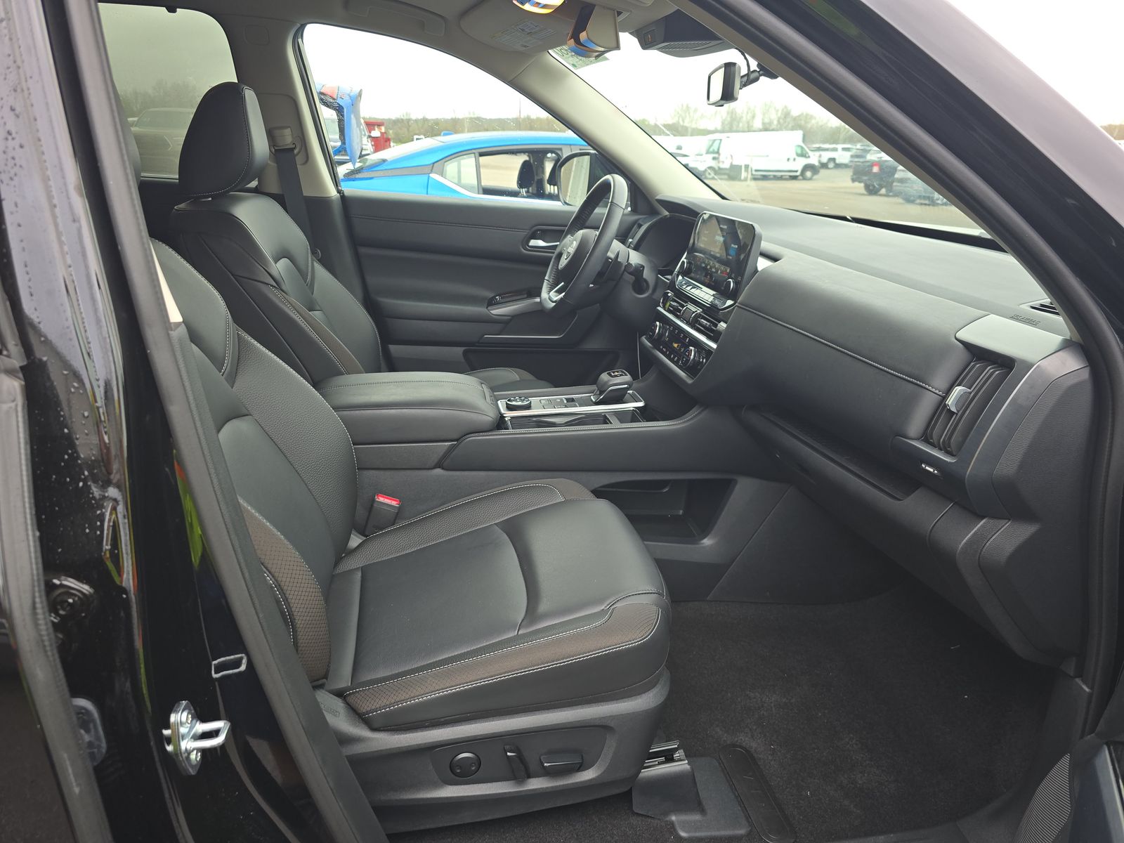 2025 Nissan Pathfinder SL AWD