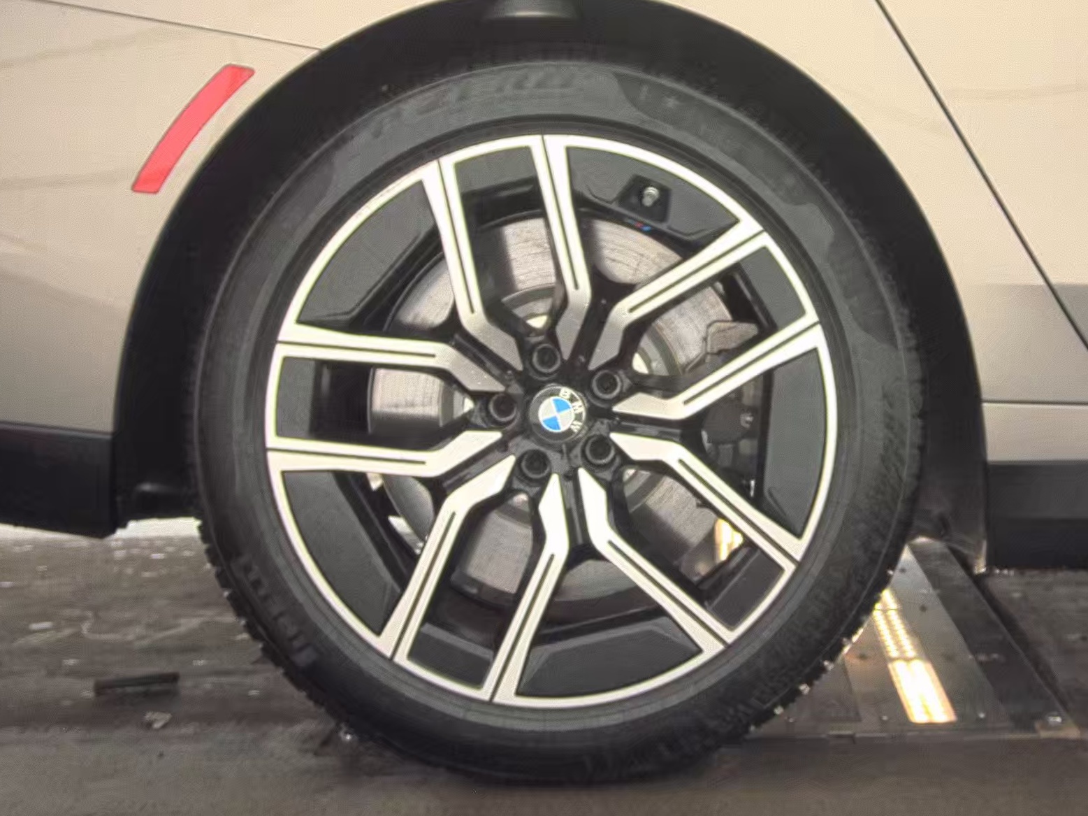 2024 BMW 7 Series 760i xDrive AWD