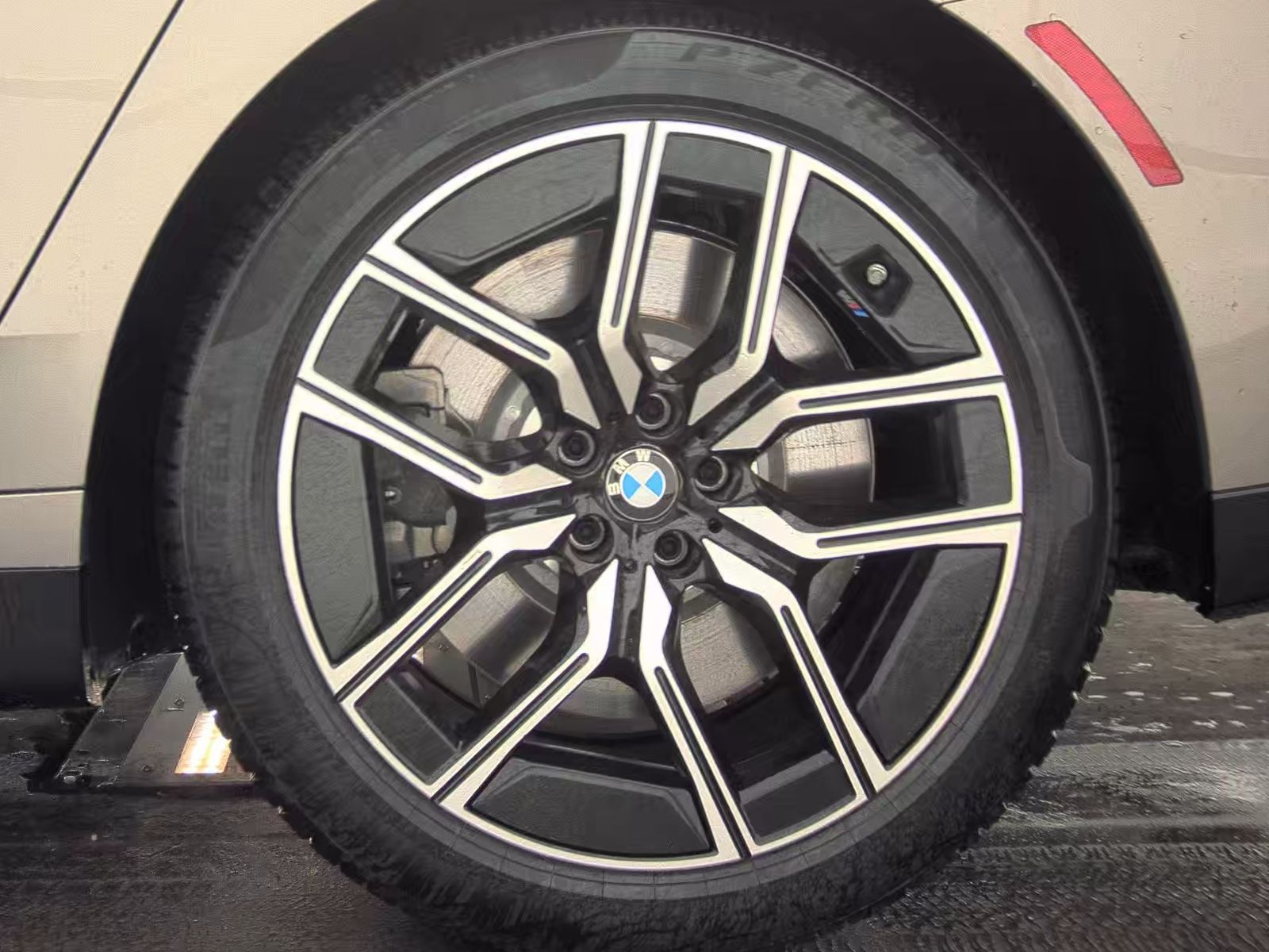 2024 BMW 7 Series 760i xDrive AWD