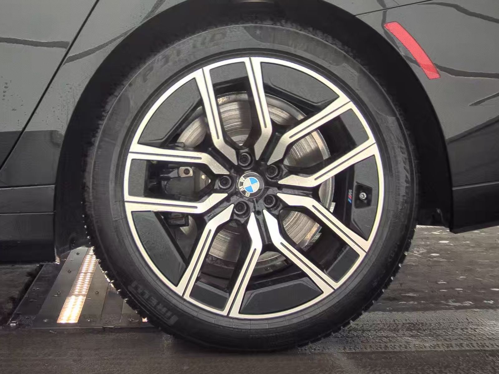 2023 BMW 7 Series 740i RWD