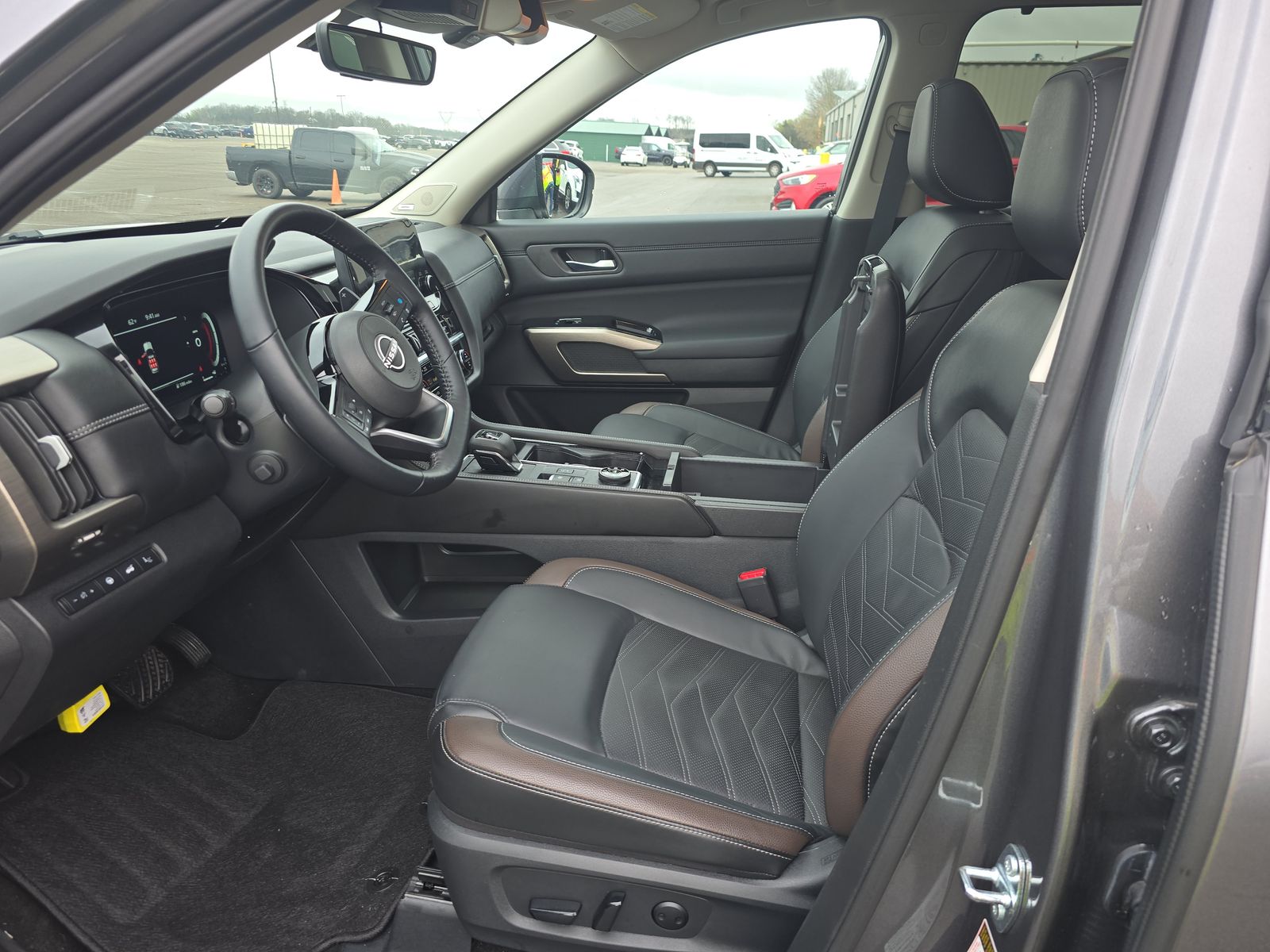 2025 Nissan Pathfinder Platinum AWD