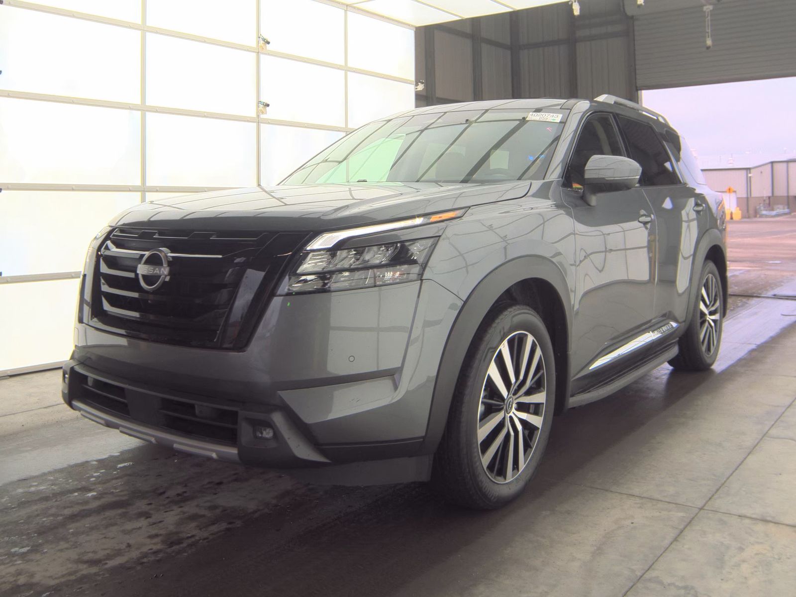 2025 Nissan Pathfinder Platinum AWD