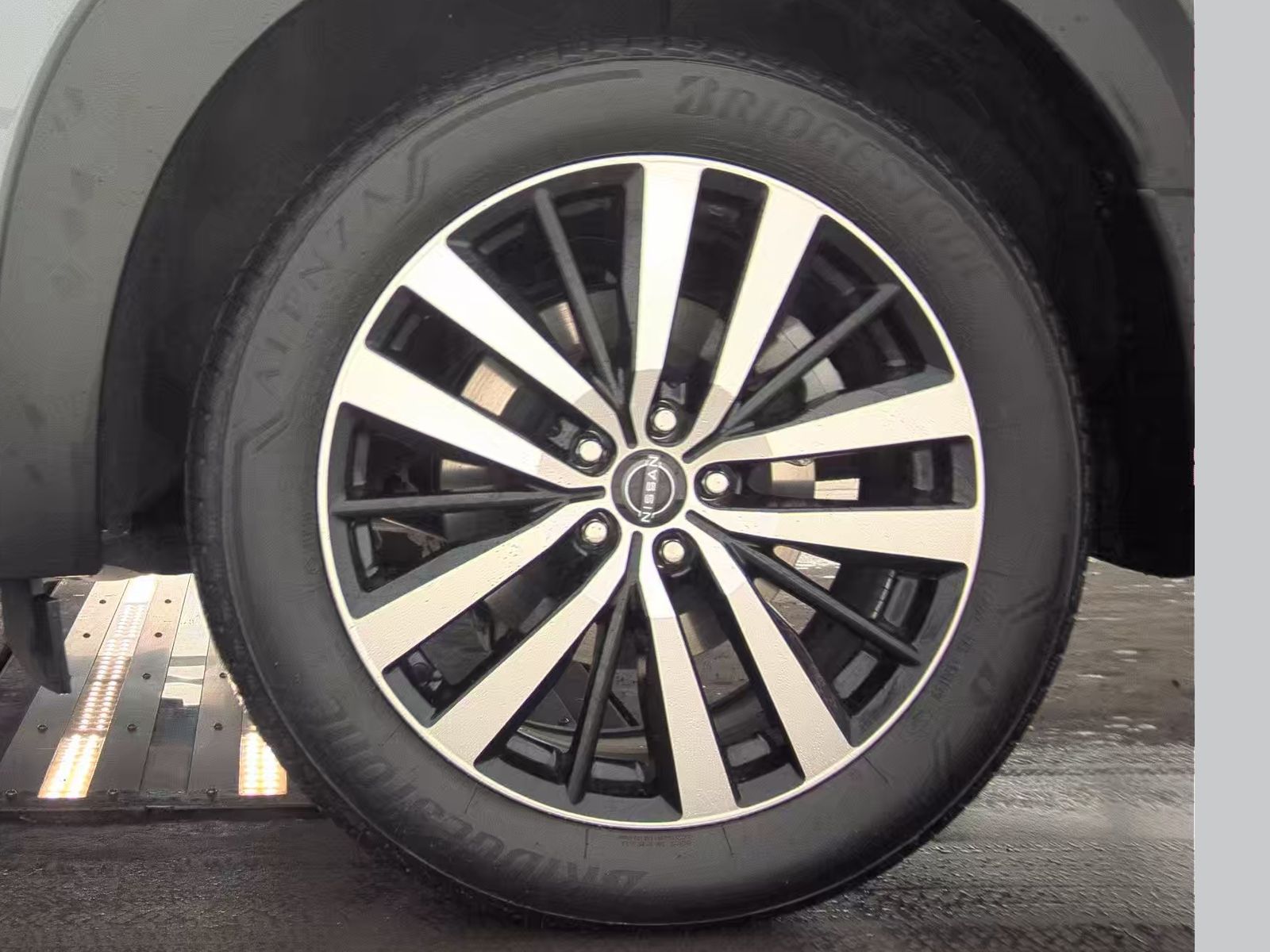 2025 Nissan Pathfinder Platinum AWD