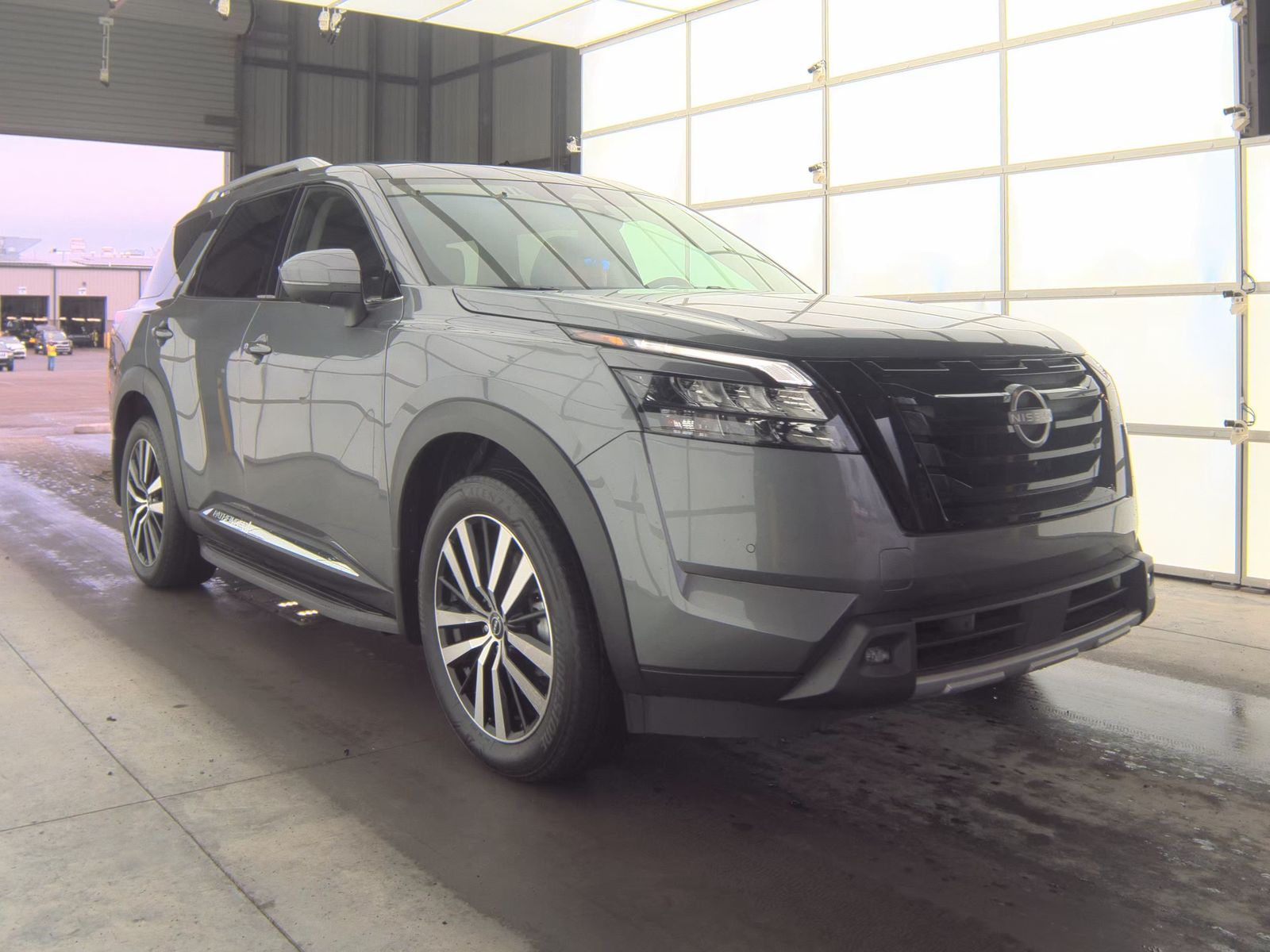 2025 Nissan Pathfinder Platinum AWD