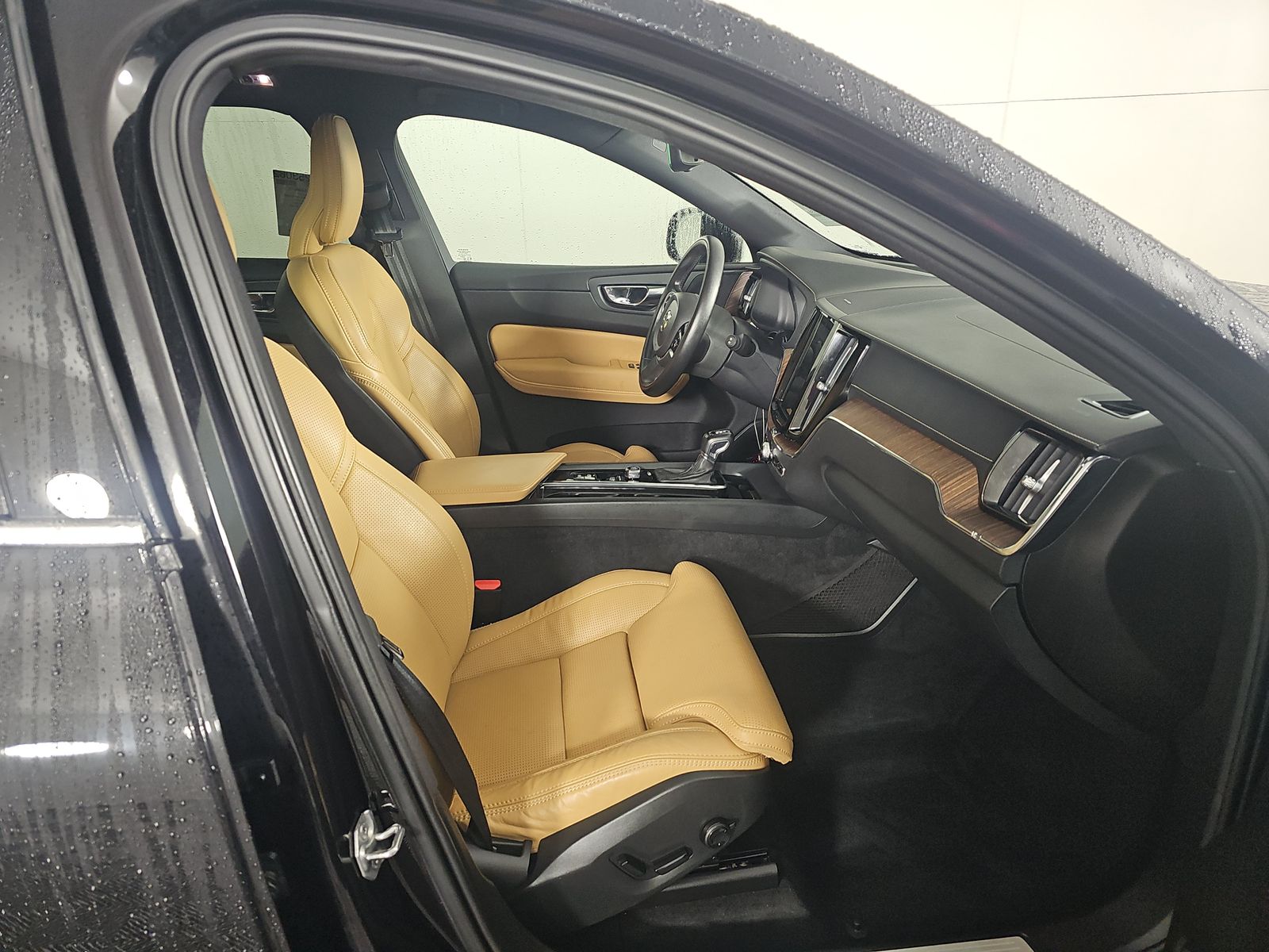 2021 Volvo XC60 T5 Inscription AWD