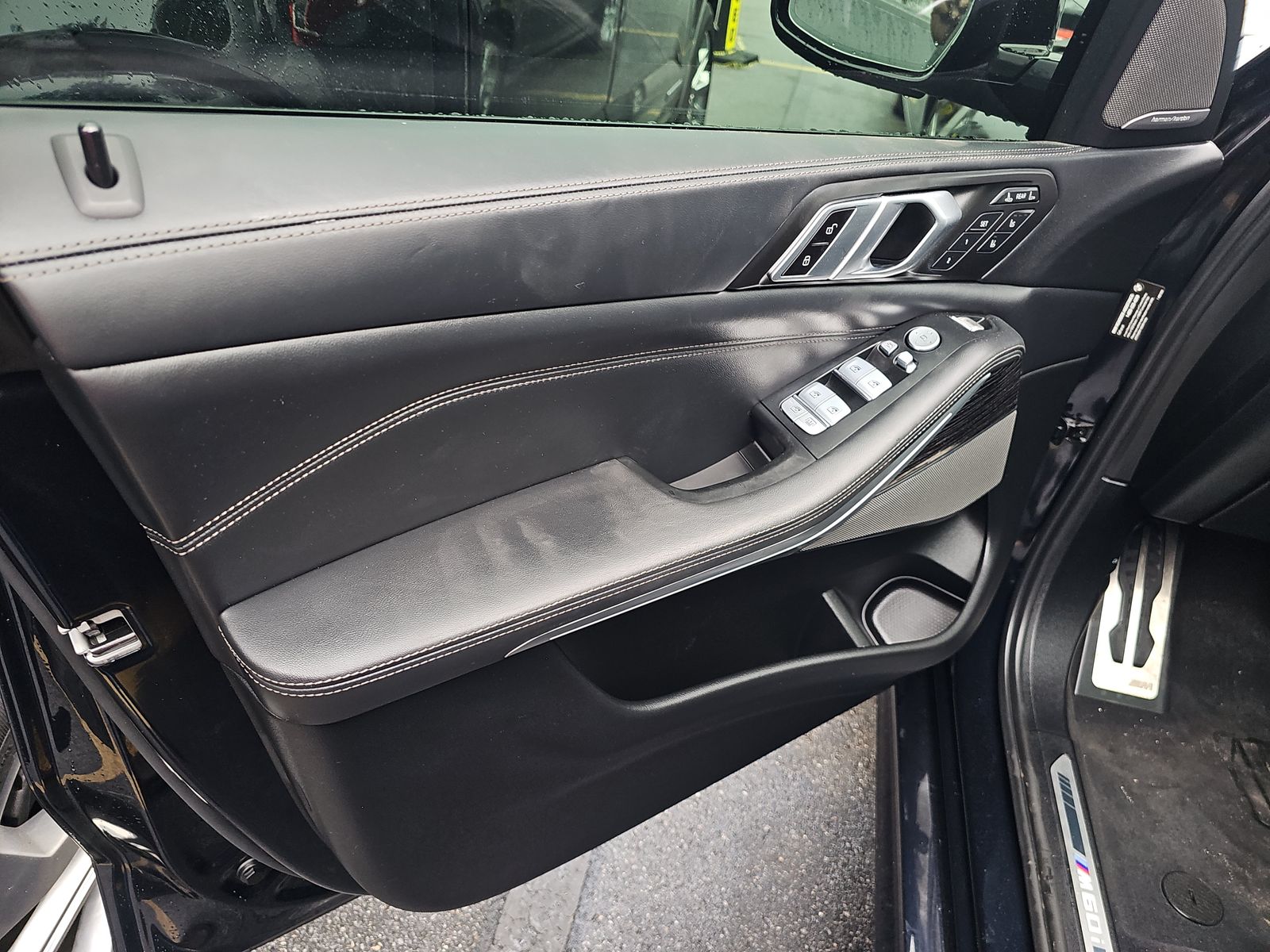 2023 BMW X7 M60i AWD