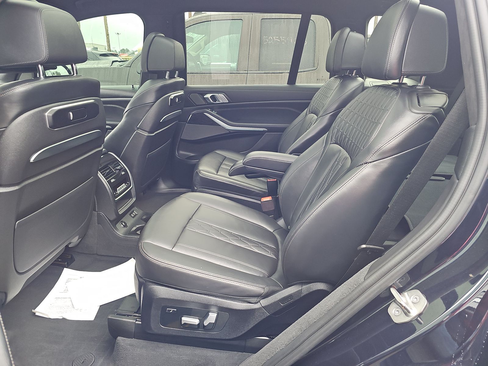 2023 BMW X7 M60i AWD