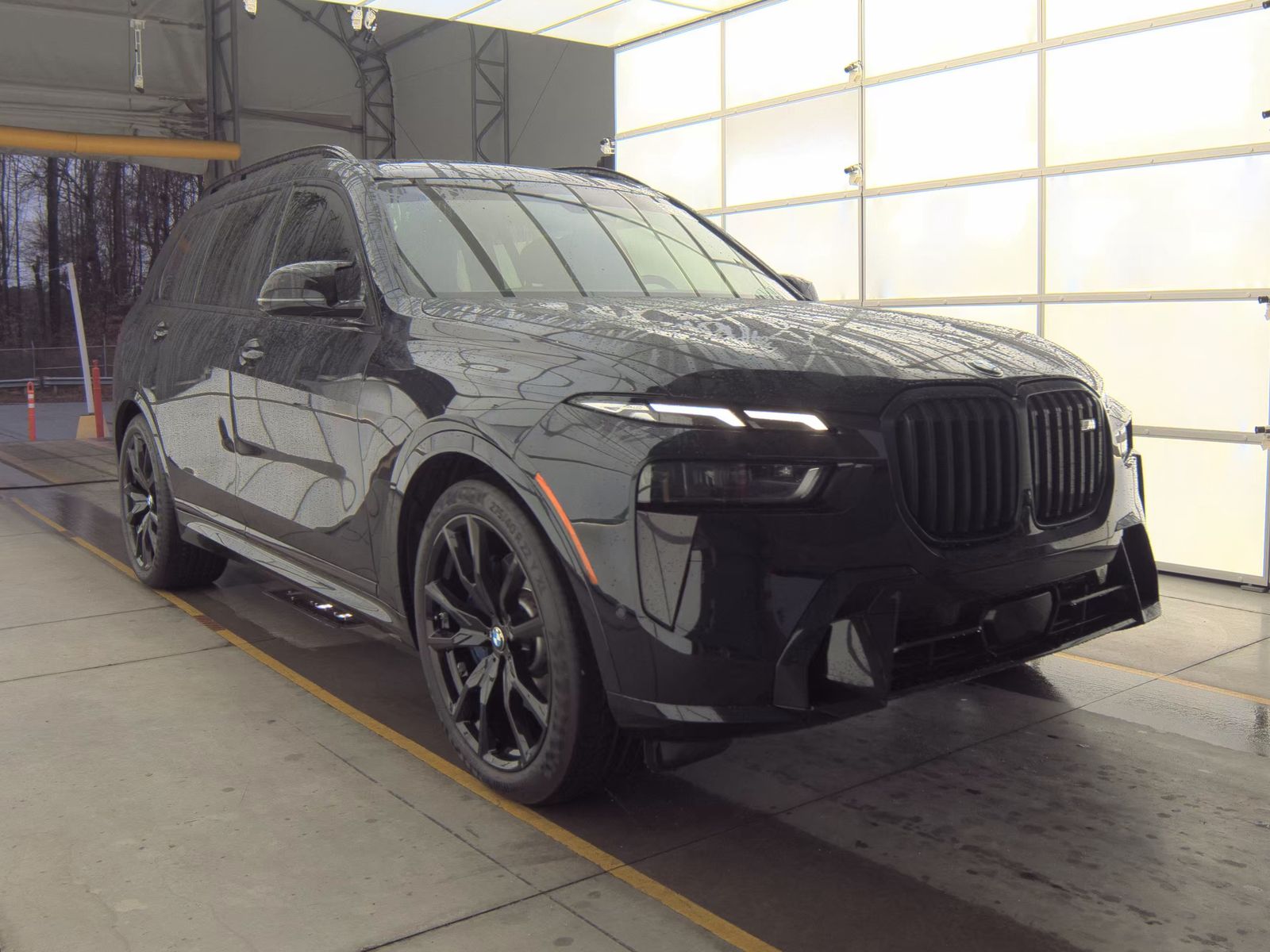 2023 BMW X7 M60i AWD
