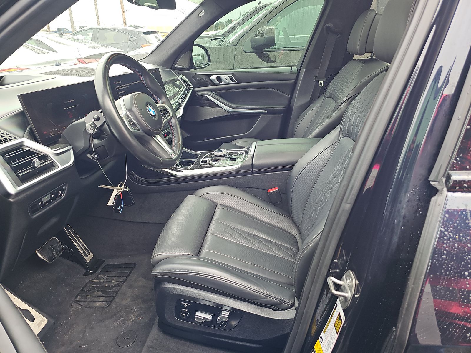 2023 BMW X7 M60i AWD