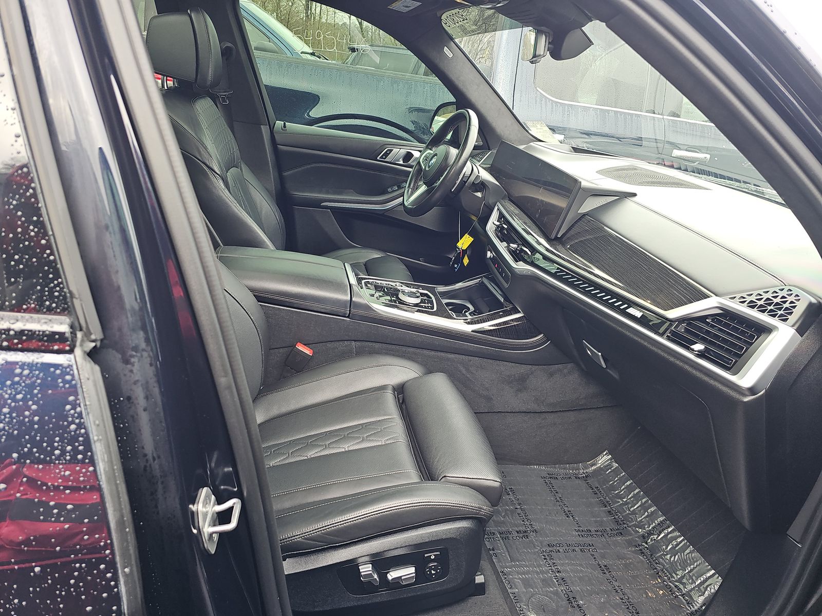 2023 BMW X7 M60i AWD