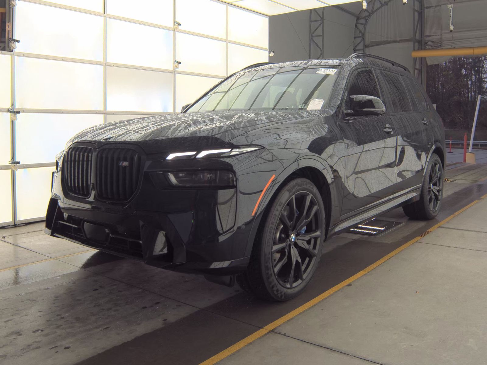 2023 BMW X7 M60i AWD