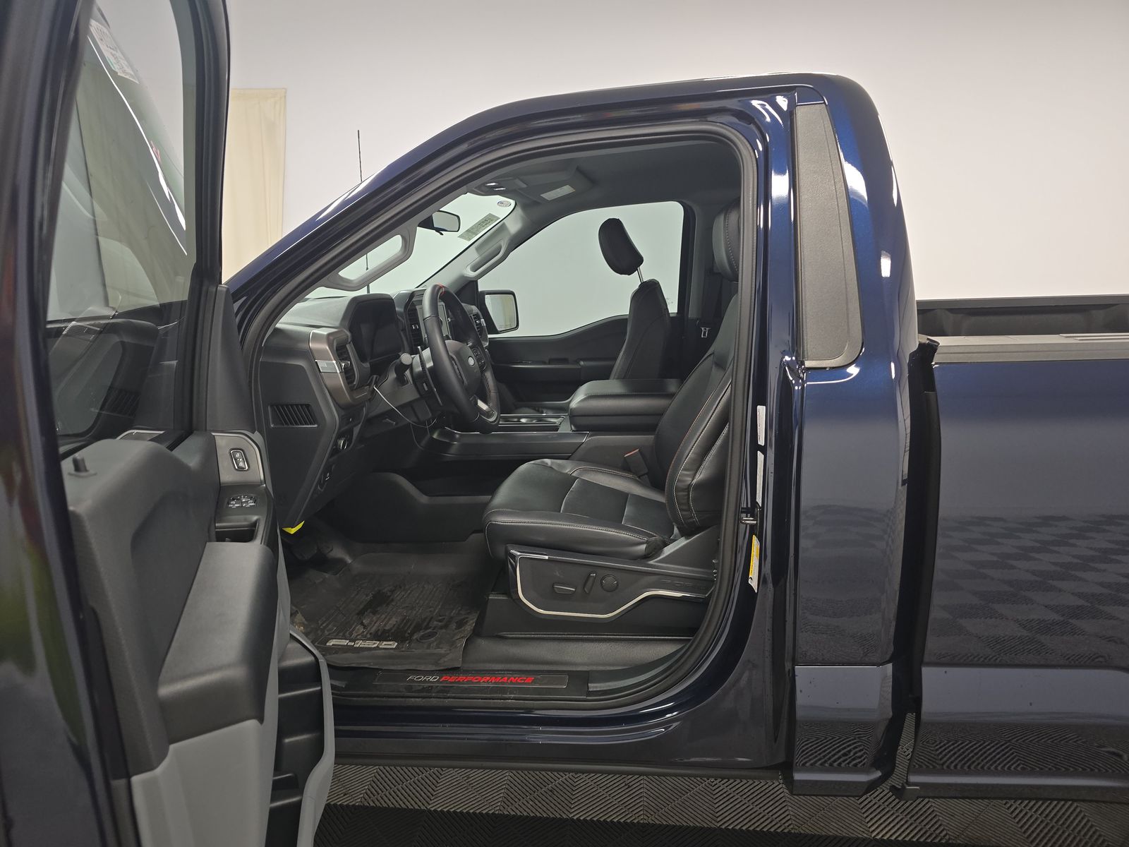 2025 Ford F-150 XL AWD