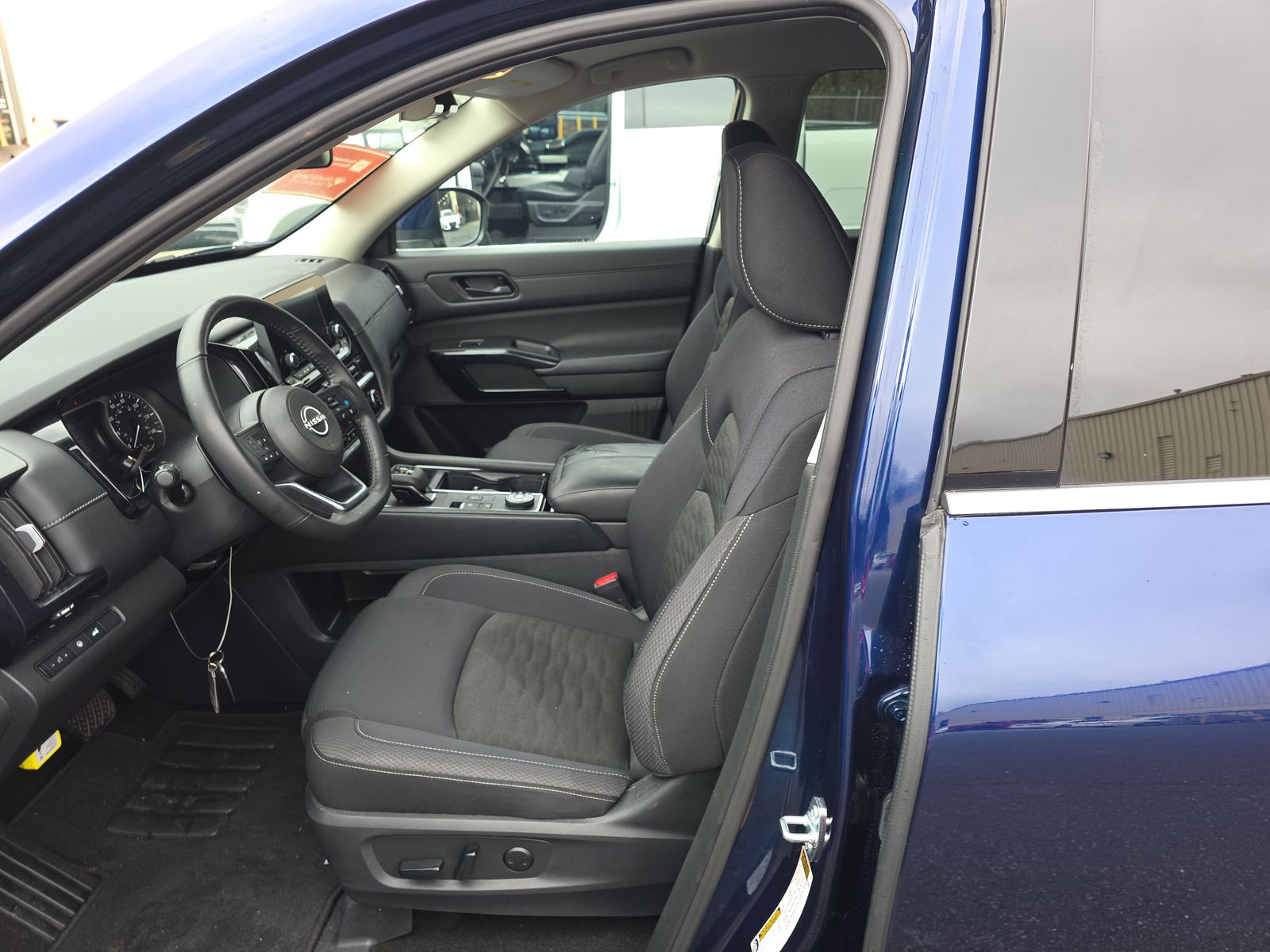 2025 Nissan Pathfinder SV AWD