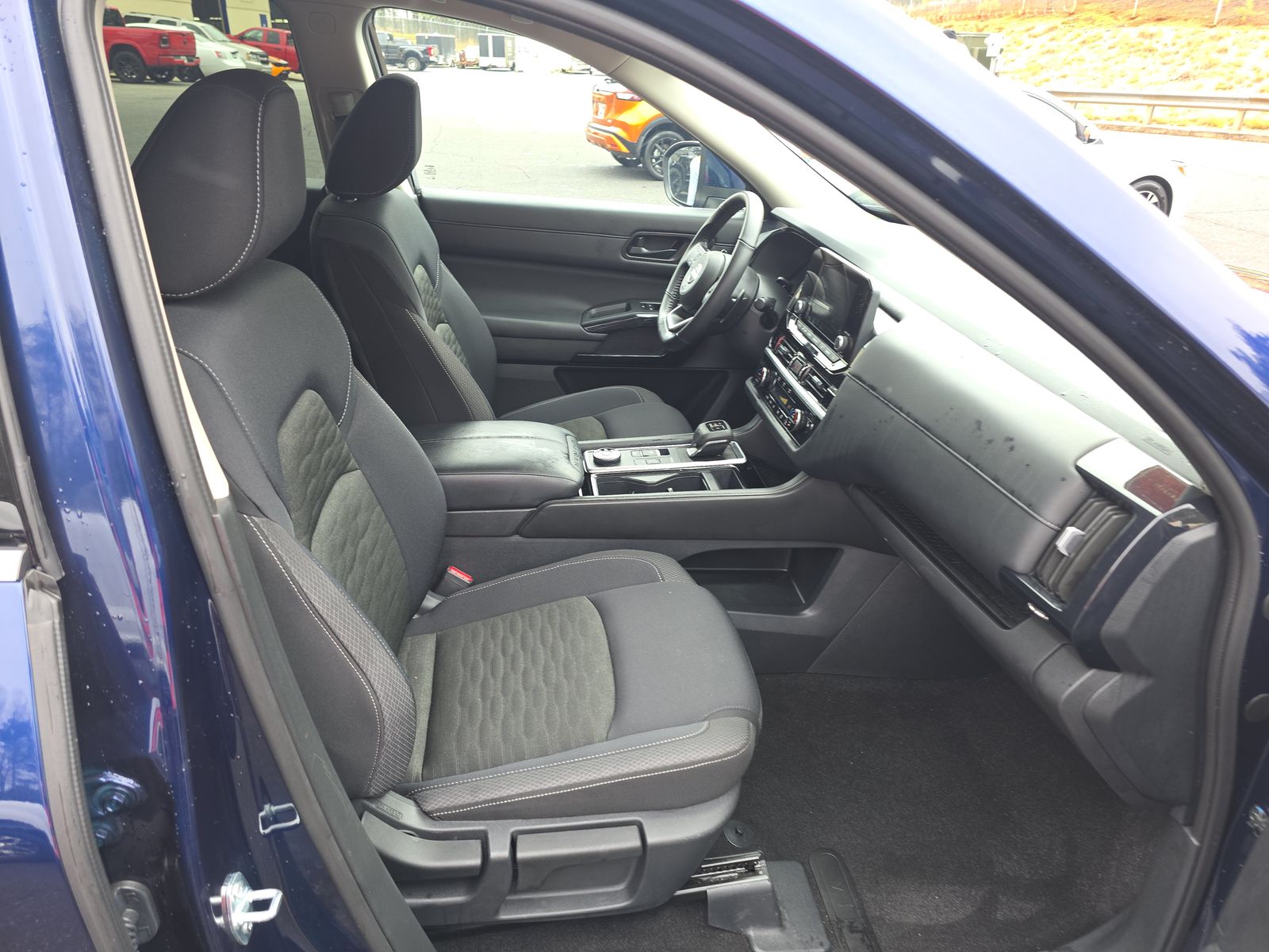 2025 Nissan Pathfinder SV AWD