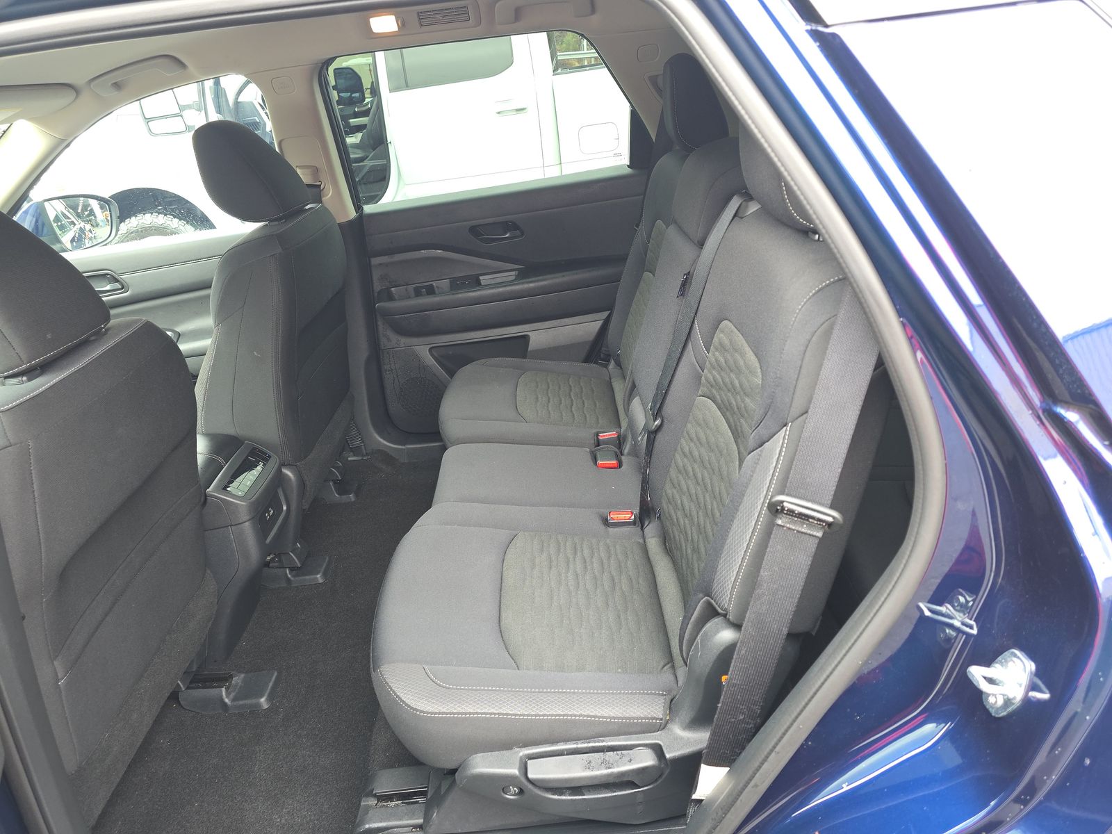 2025 Nissan Pathfinder SV AWD