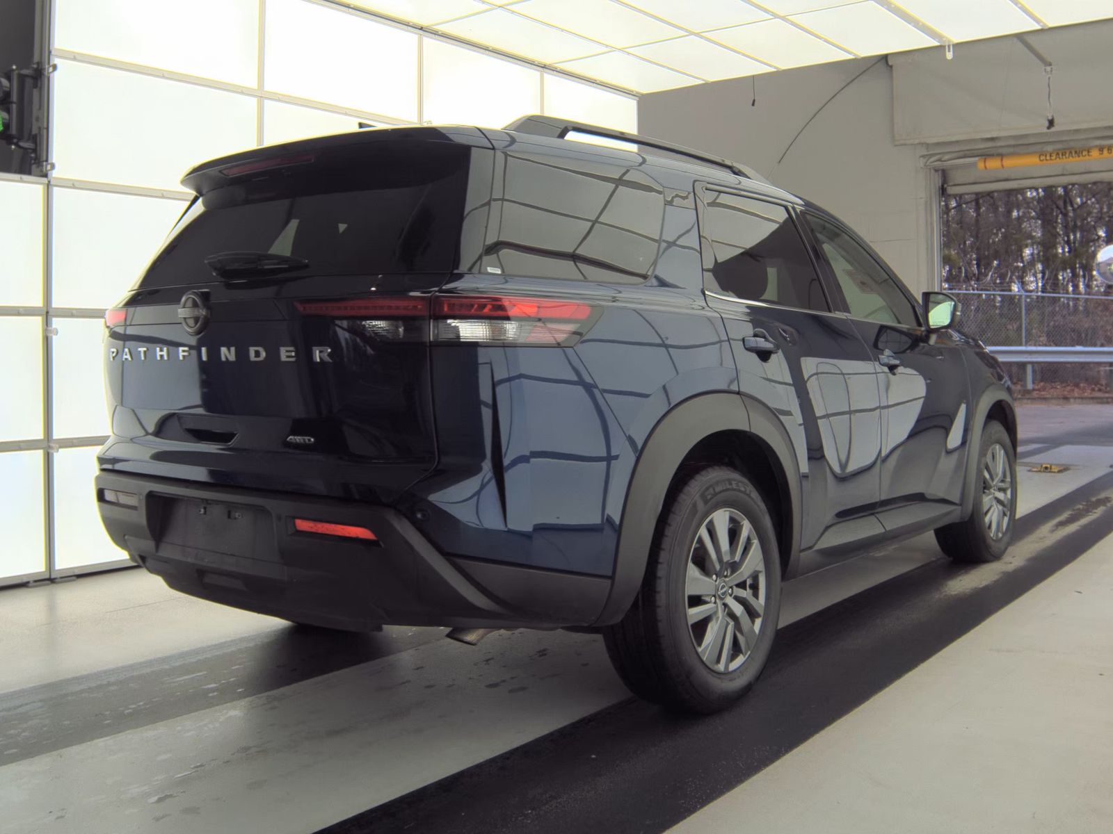 2025 Nissan Pathfinder SV AWD