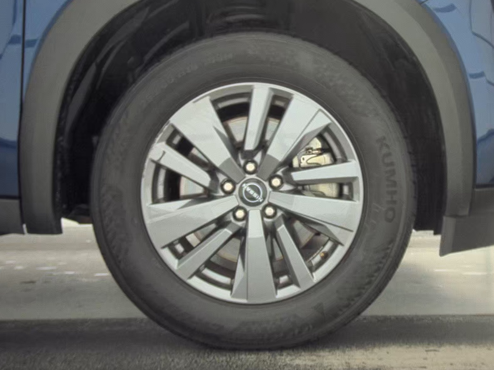 2025 Nissan Pathfinder SV AWD