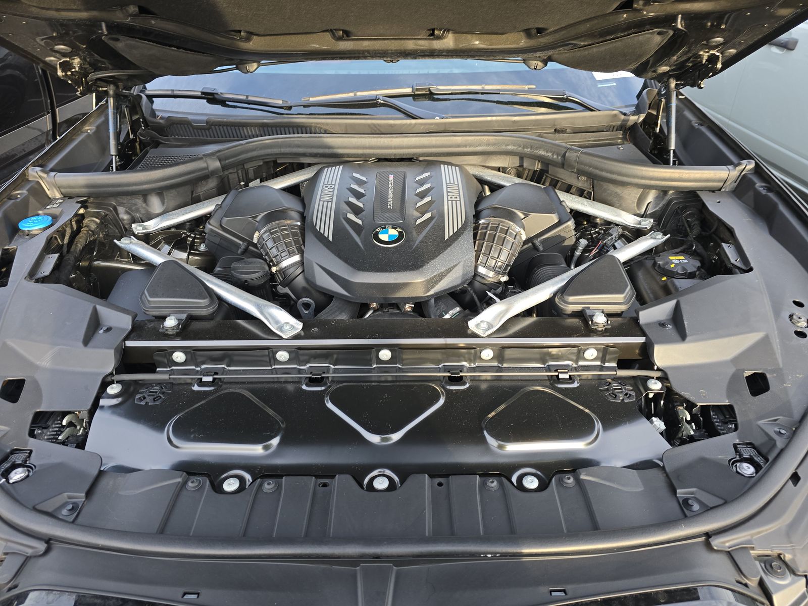 2022 BMW X6 M50i AWD