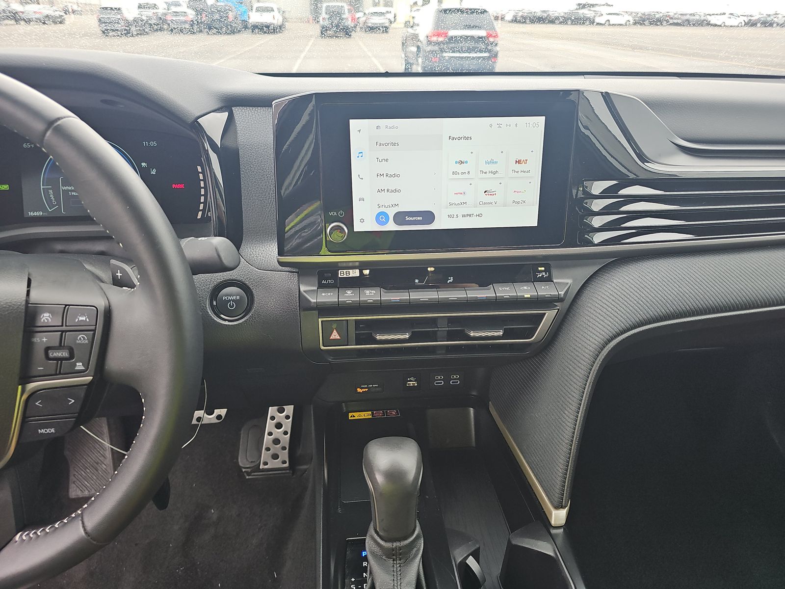 2025 Toyota Camry SE FWD