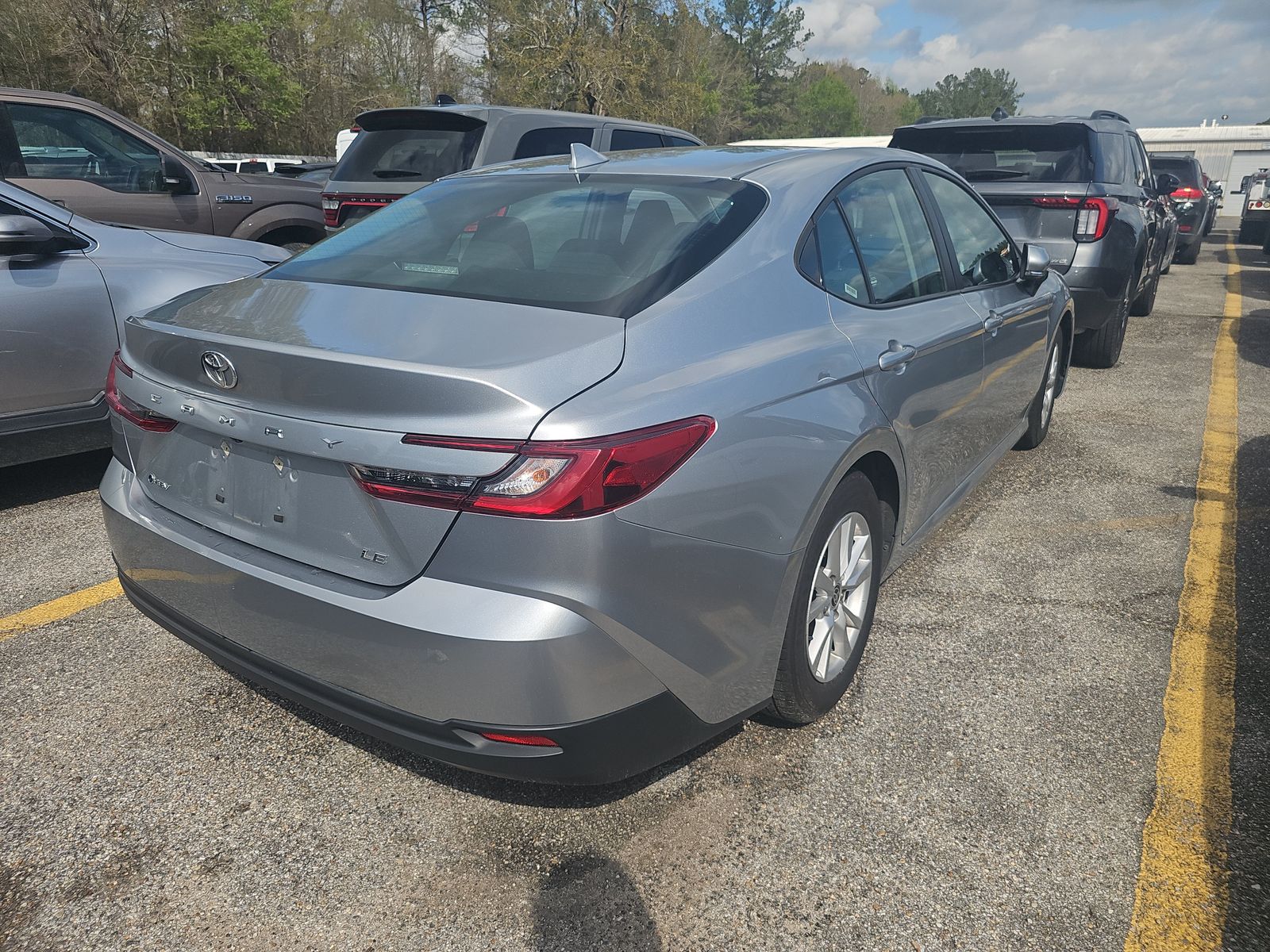 2025 Toyota Camry LE FWD