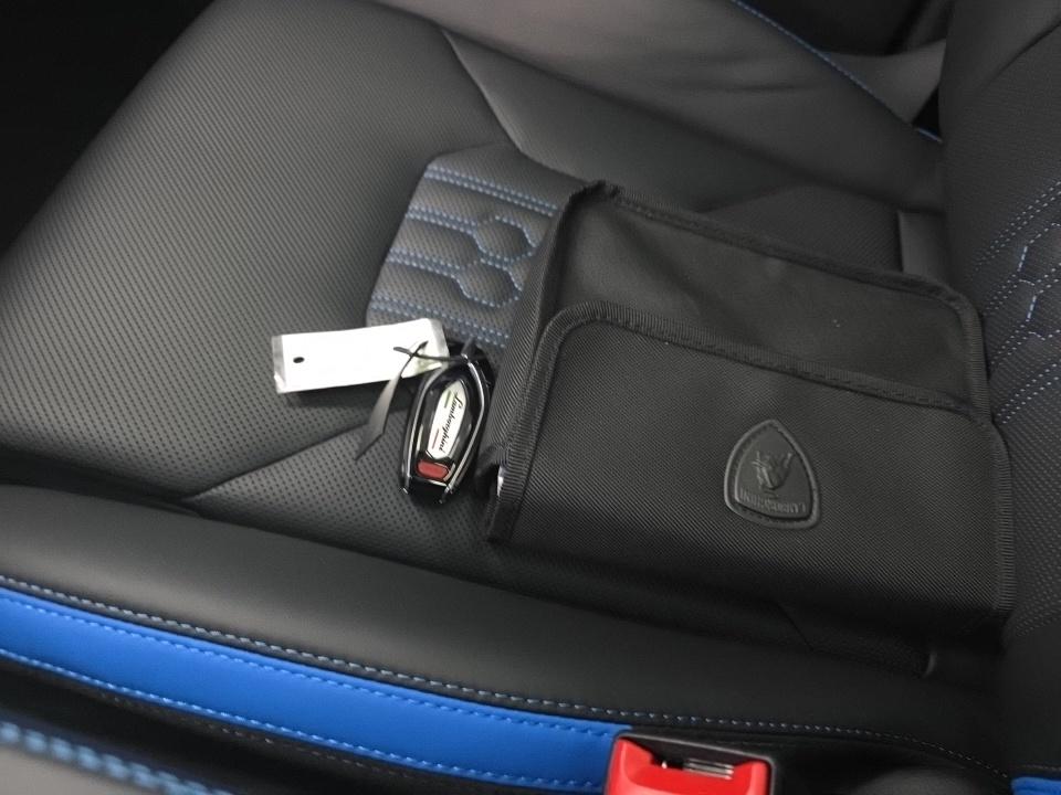 2024 Lamborghini Urus S AWD