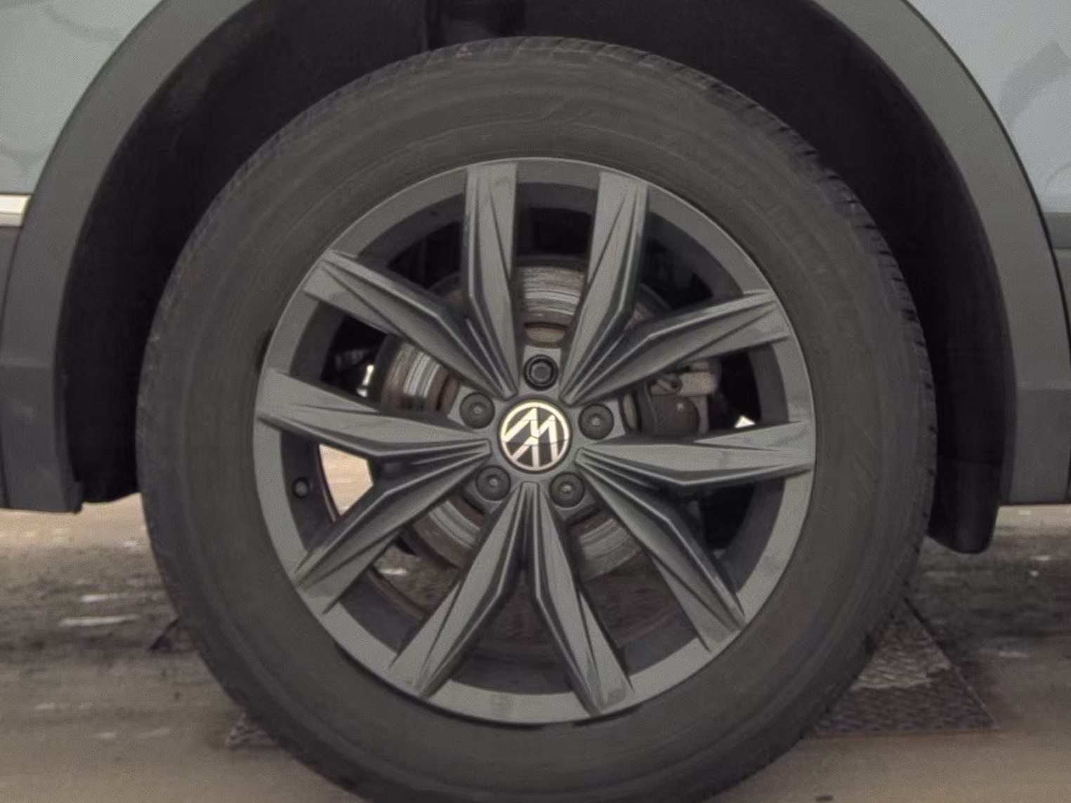 2024 Volkswagen Tiguan 2.0T SE FWD