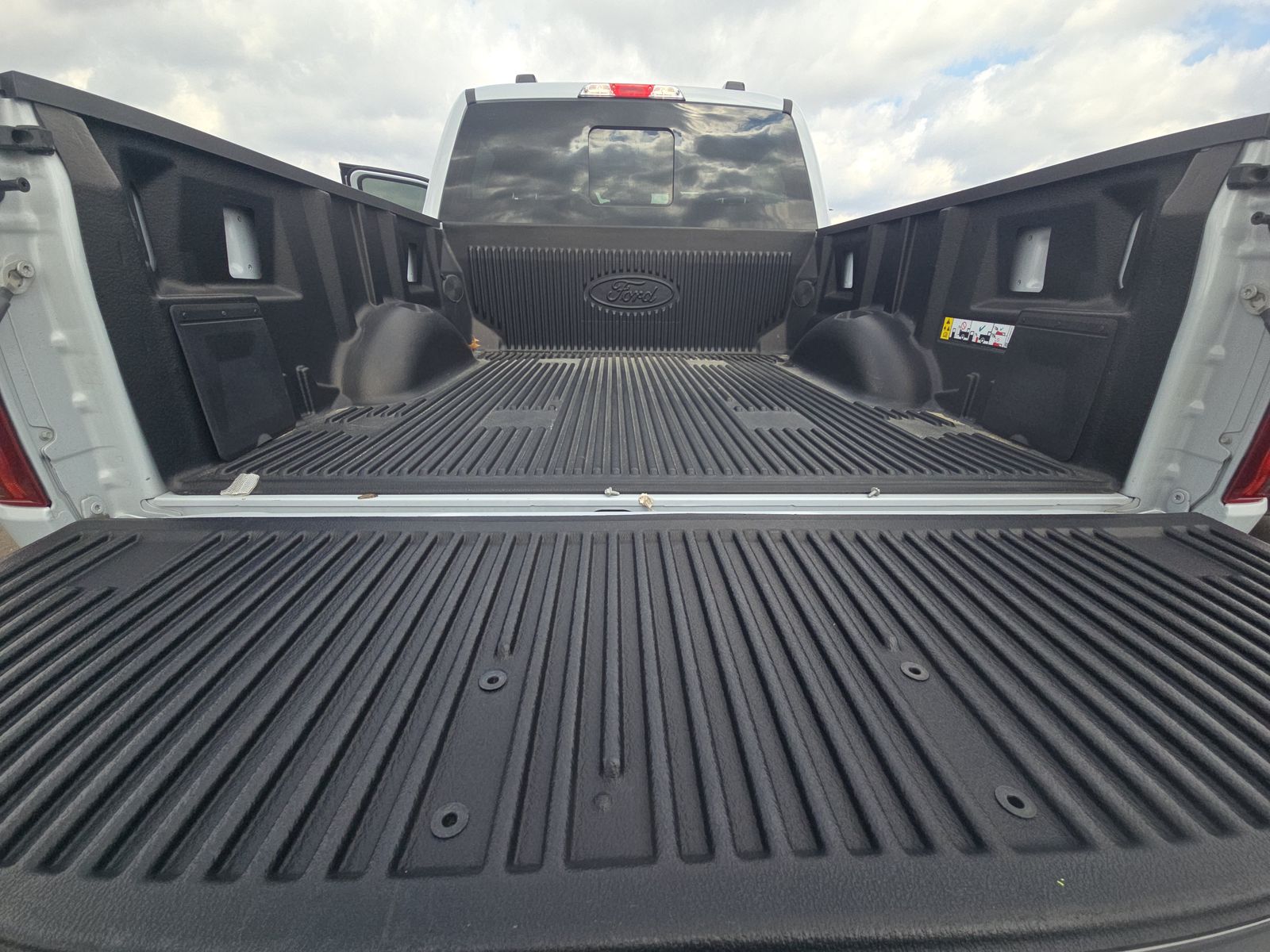 2025 Ford F-150 Hybrid XLT AWD