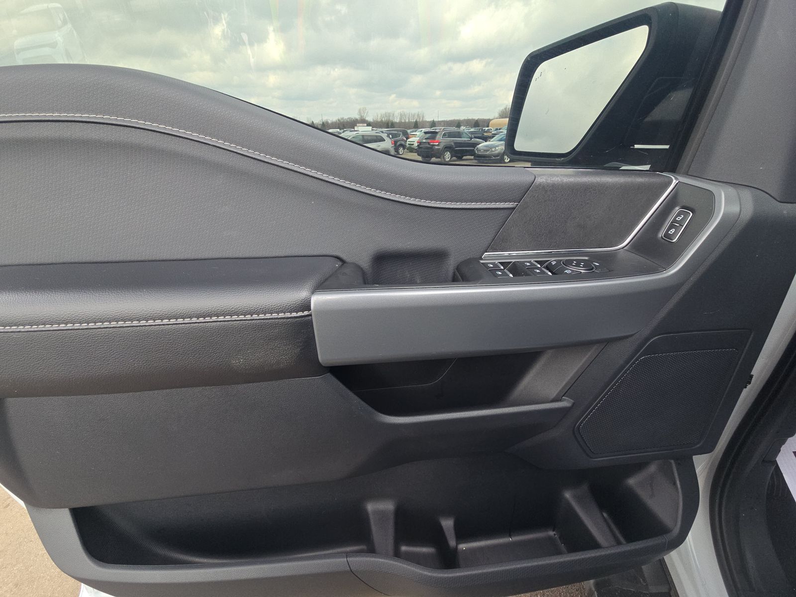 2025 Ford F-150 Hybrid XLT AWD