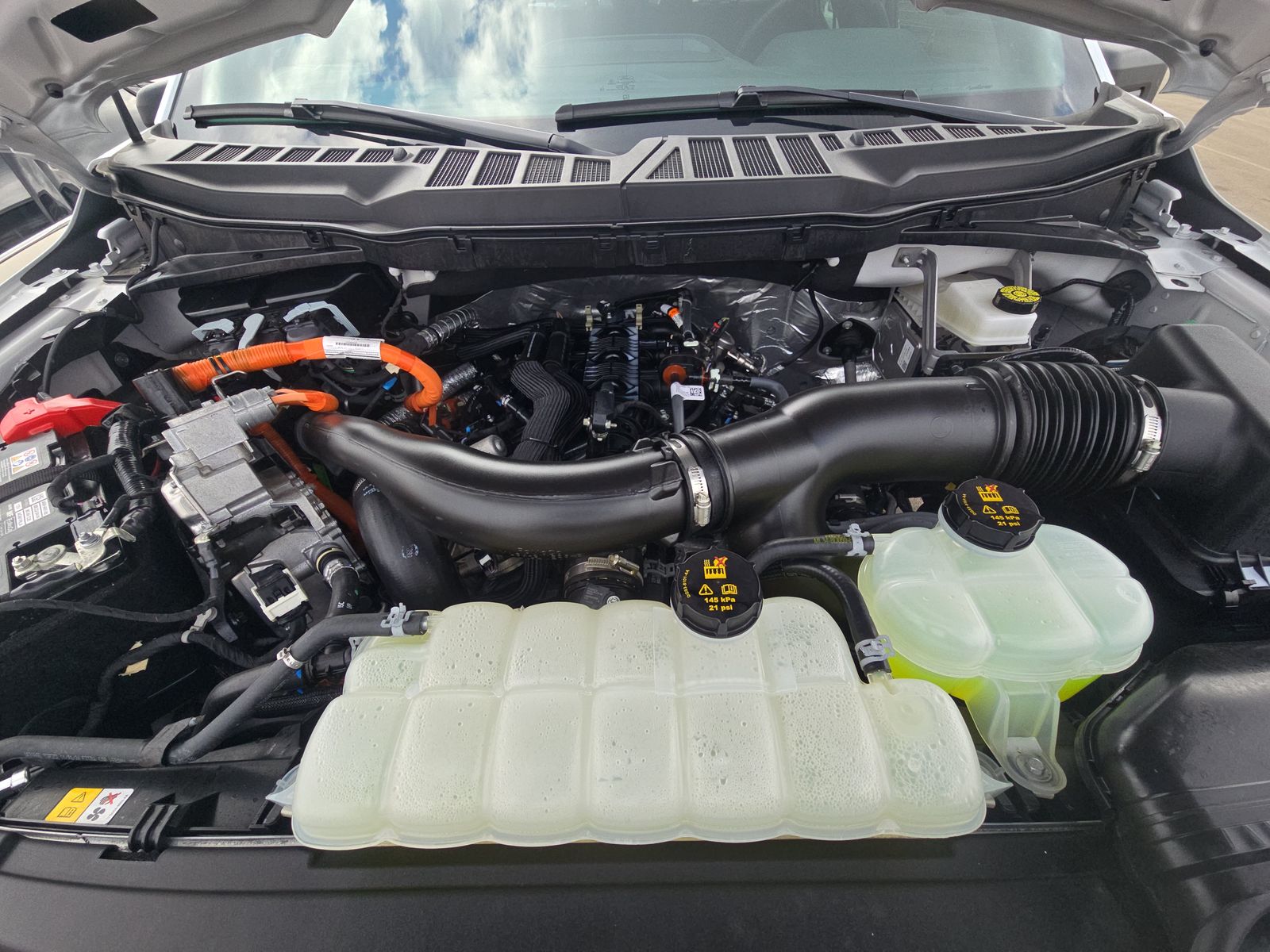 2025 Ford F-150 Hybrid XLT AWD