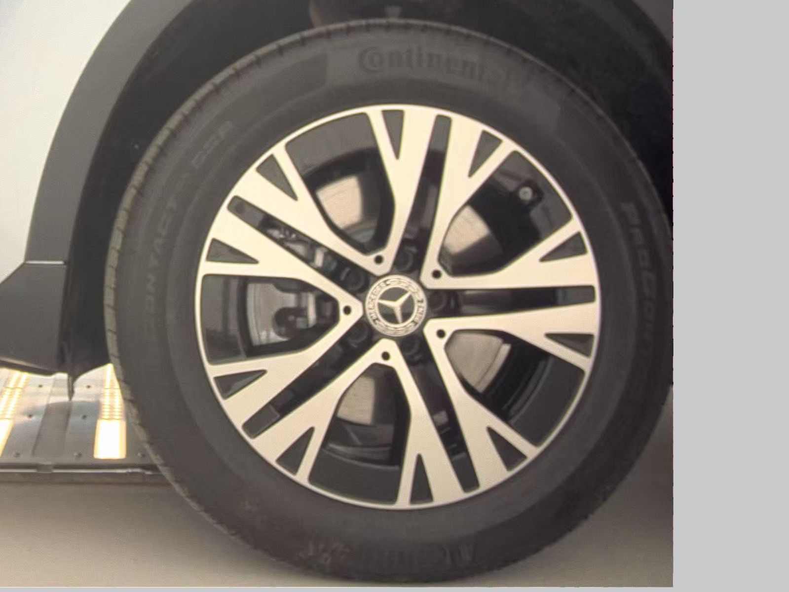 MERCEDES-BENZ GLA-CLASS - 10