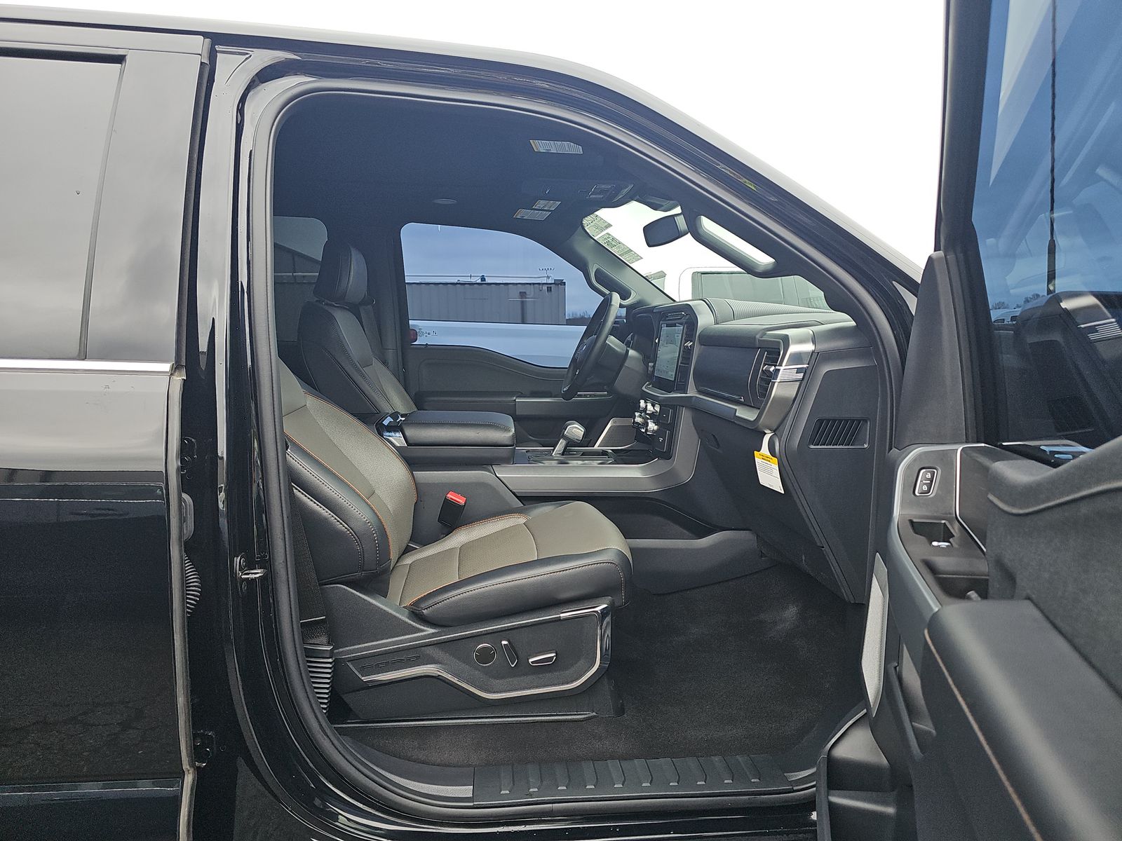 2024 Ford F-150 Hybrid Lariat AWD