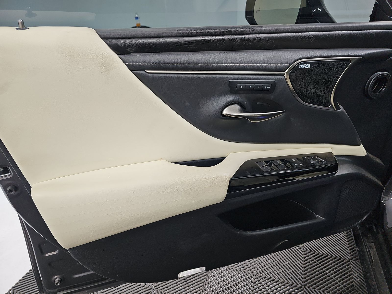 2022 Lexus ES ES 300h Luxury FWD