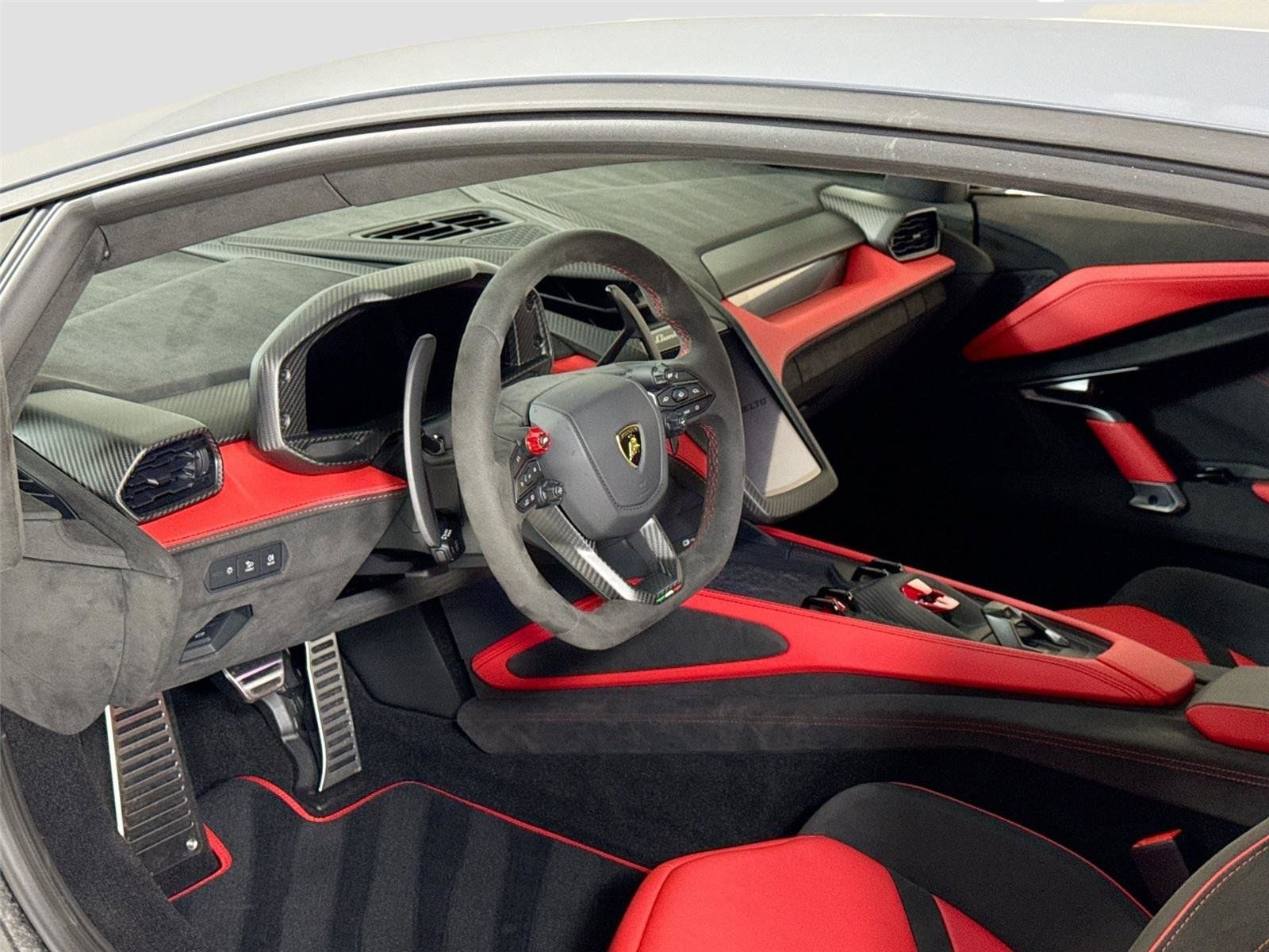 2025 Lamborghini Revuelto Base AWD