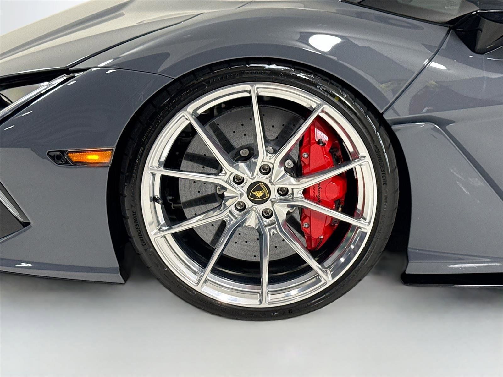 2025 Lamborghini Revuelto Base AWD