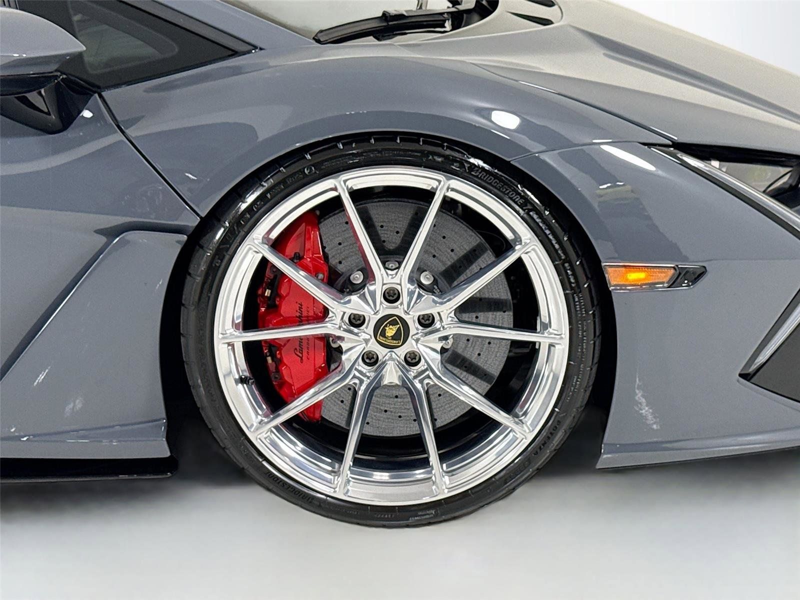 2025 Lamborghini Revuelto Base AWD