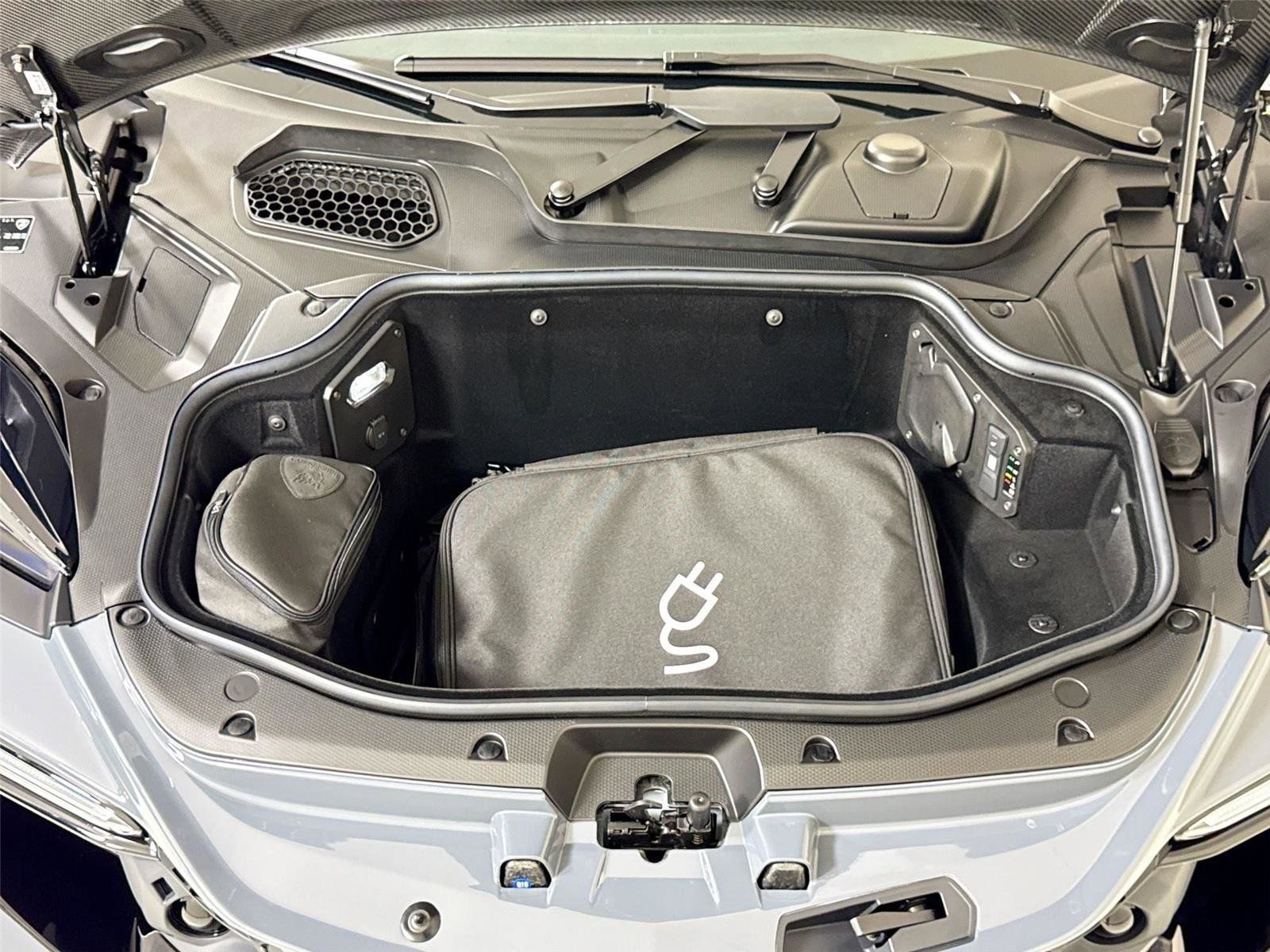 2025 Lamborghini Revuelto Base AWD