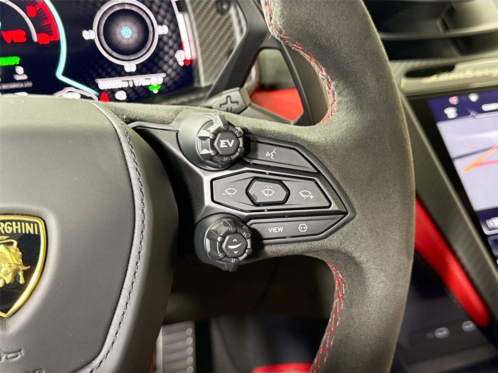 2025 Lamborghini Revuelto Base AWD