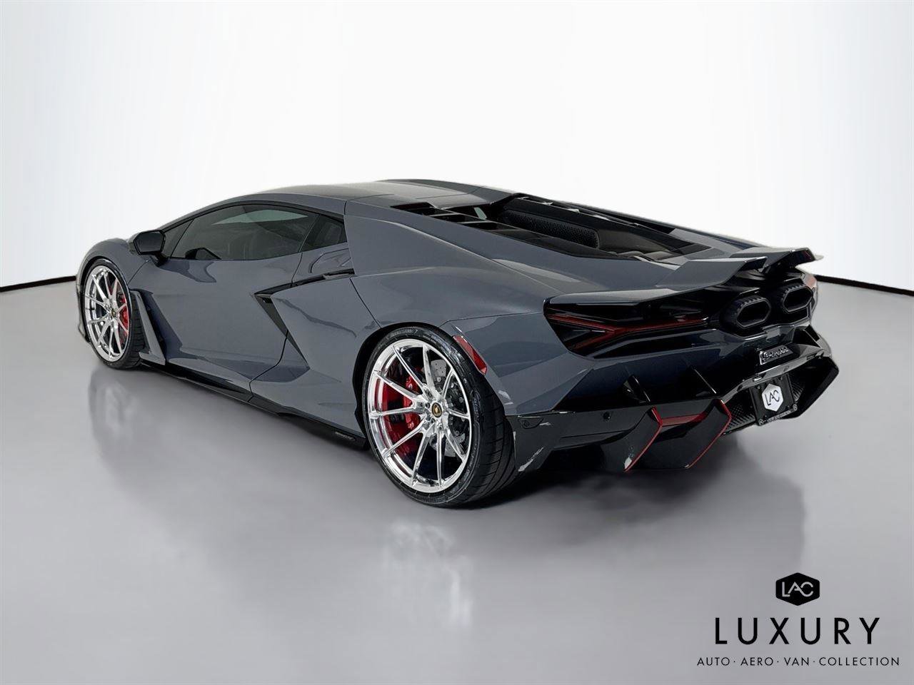 2025 Lamborghini Revuelto Base AWD