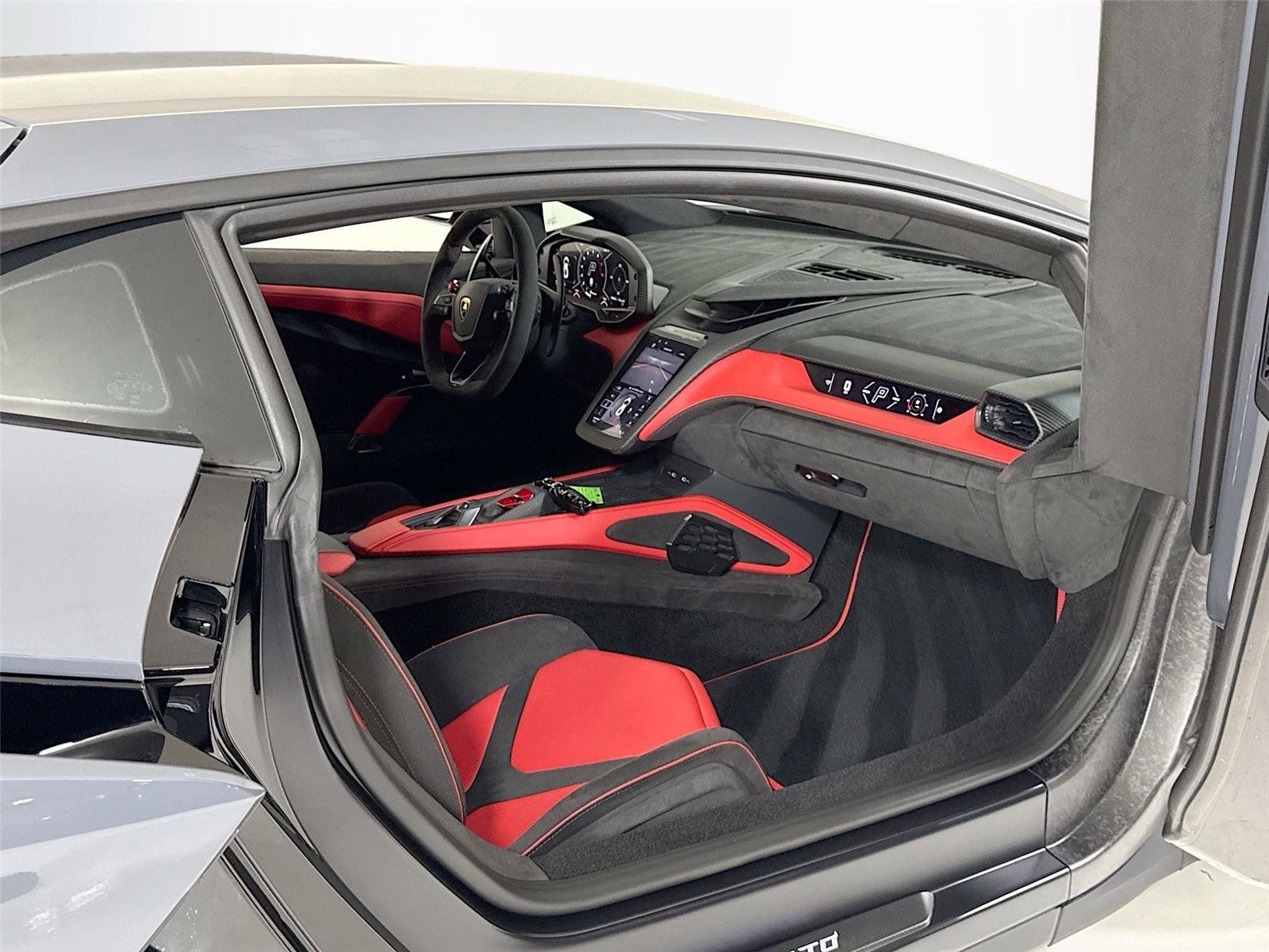 2025 Lamborghini Revuelto Base AWD