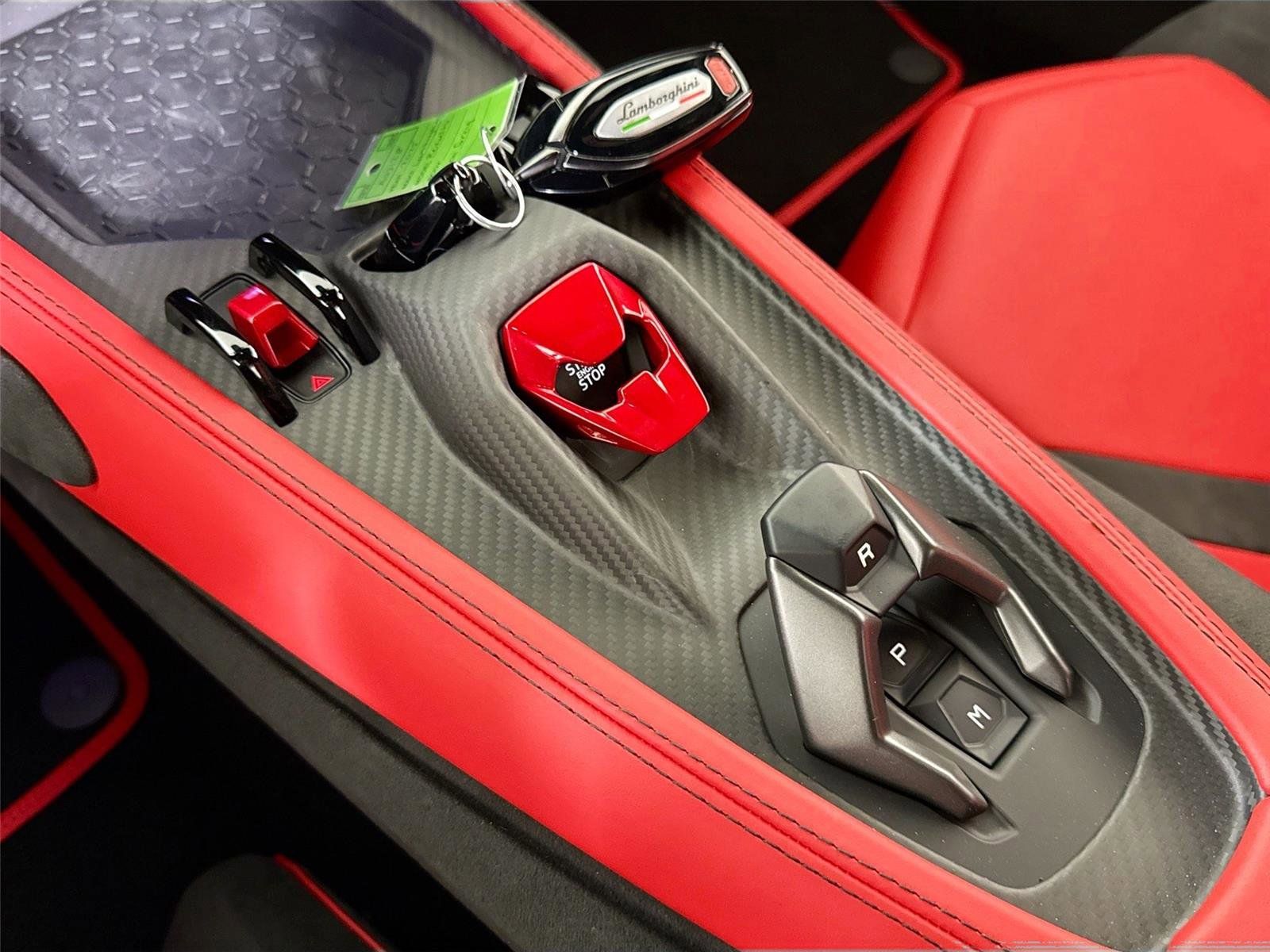 2025 Lamborghini Revuelto Base AWD