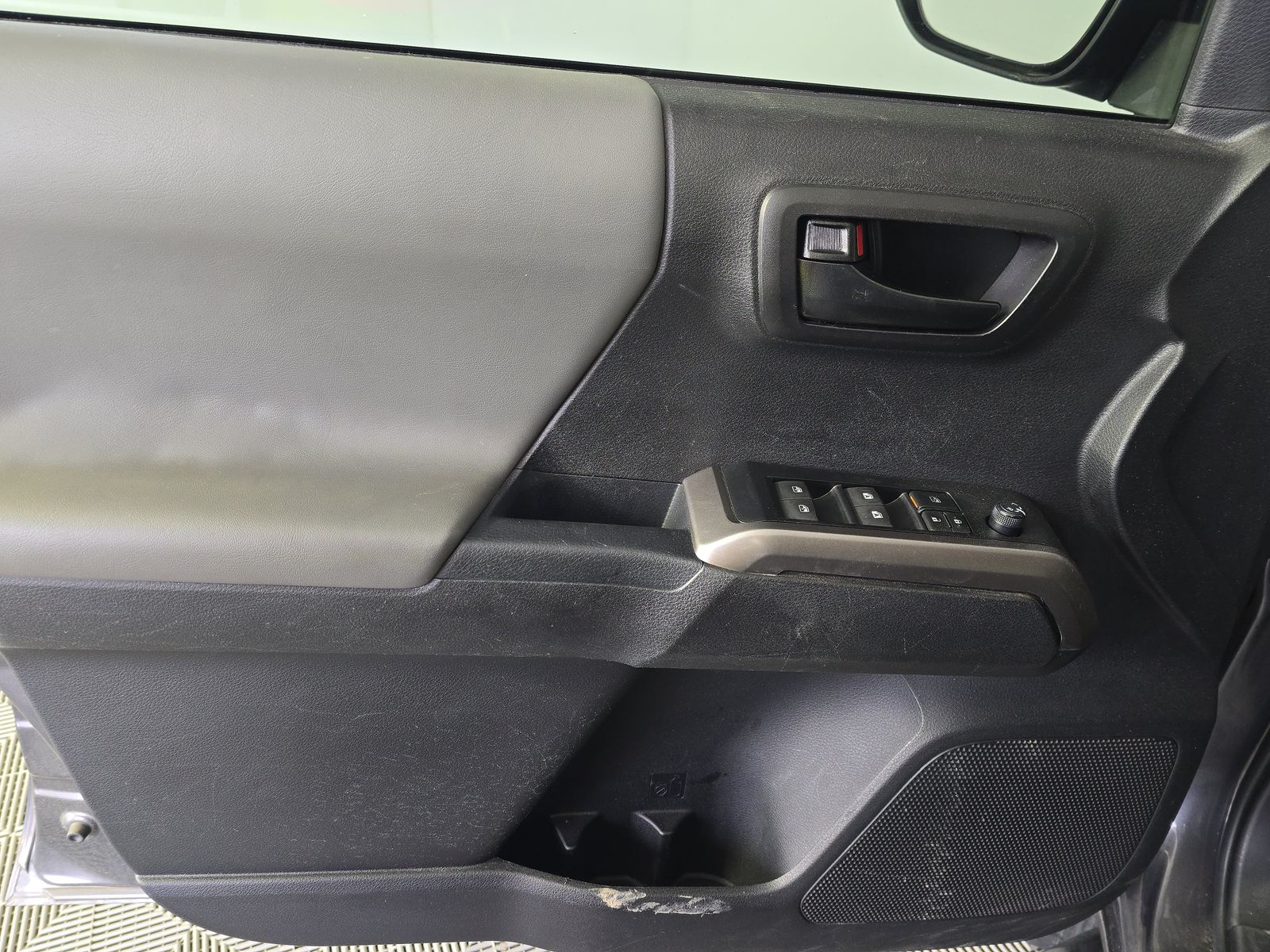 2023 Toyota Tacoma SR5 RWD