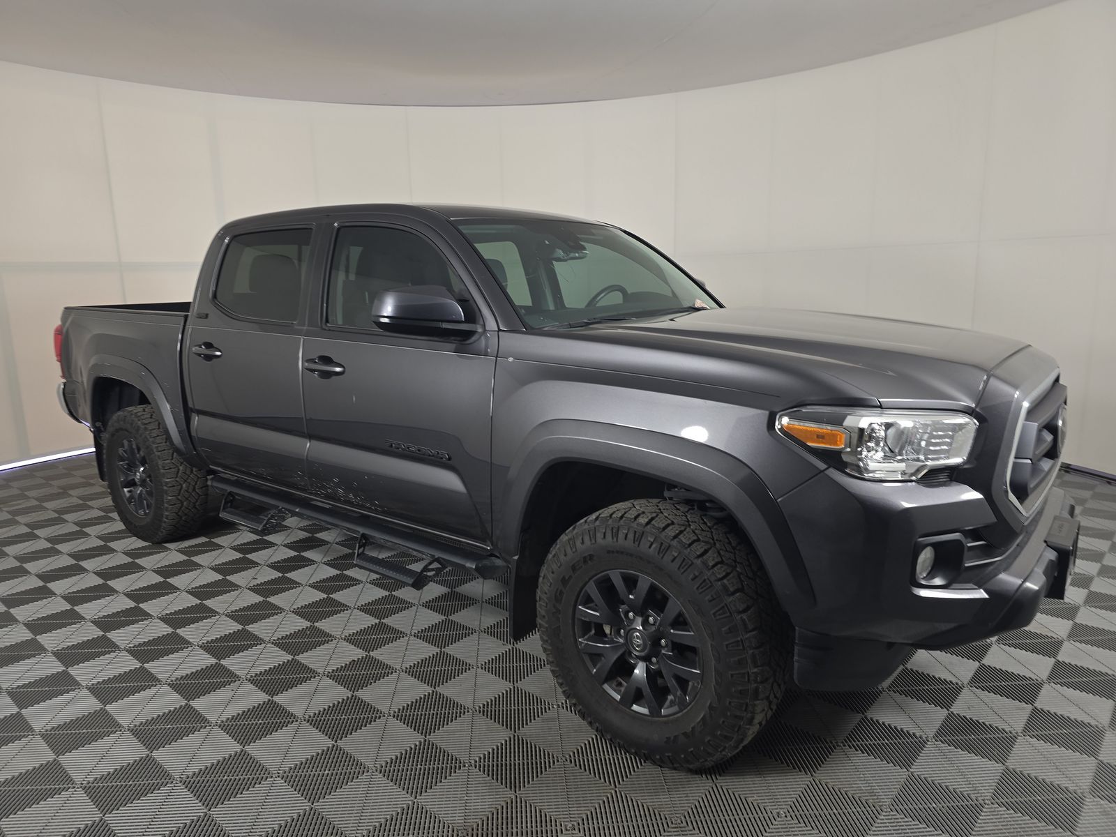 2023 Toyota Tacoma SR5 RWD