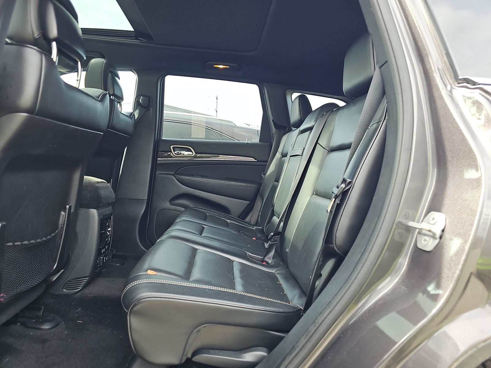 Jeep Grand Cherokee Overland снимка Jeep Grand Cherokee Overland