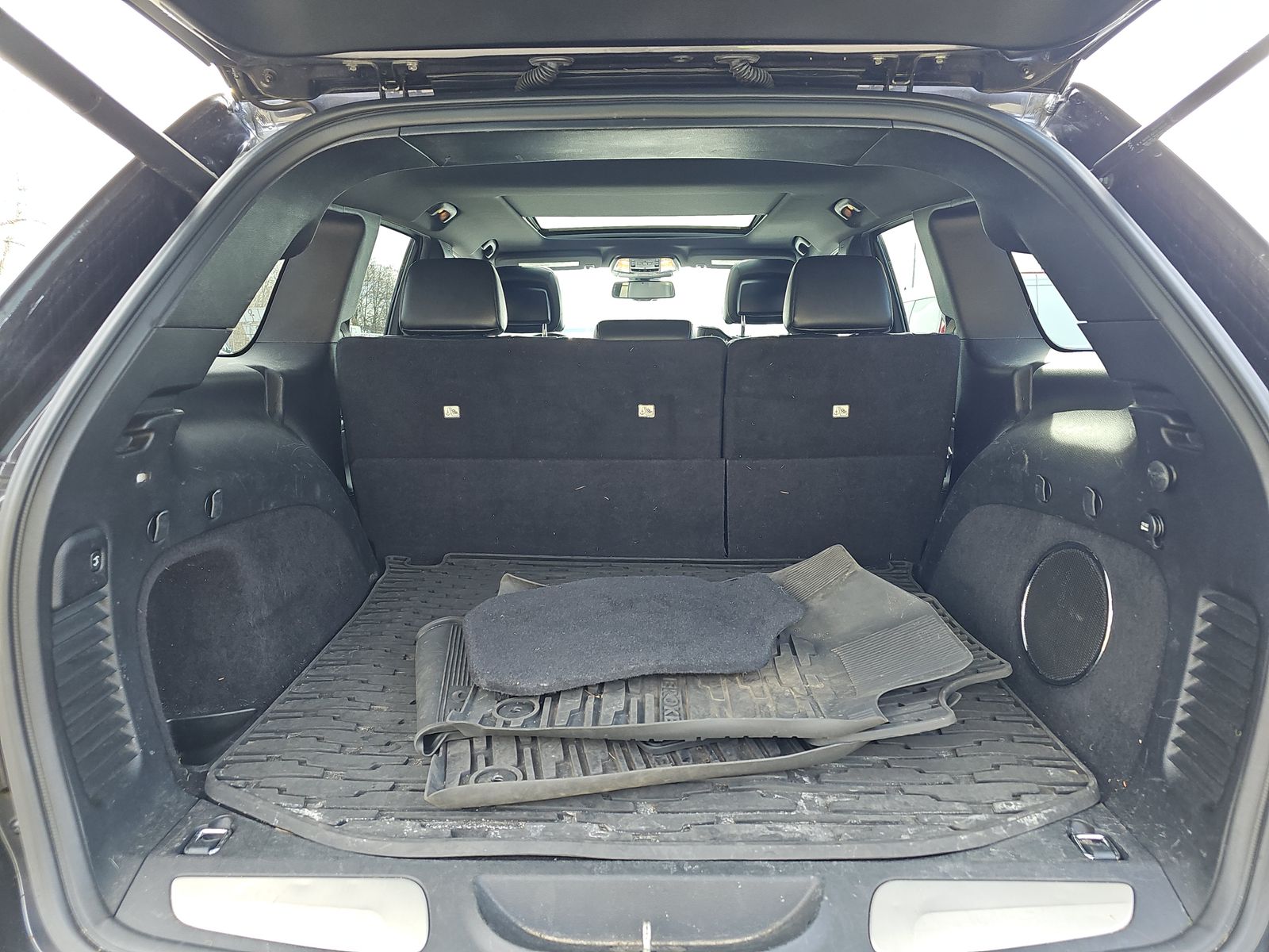 Jeep Grand Cherokee Overland снимка Jeep Grand Cherokee Overland