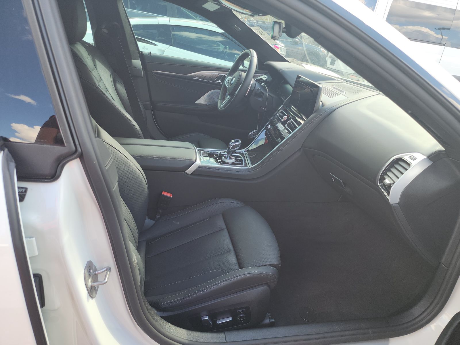 2025 BMW 8 Series M850i xDrive AWD