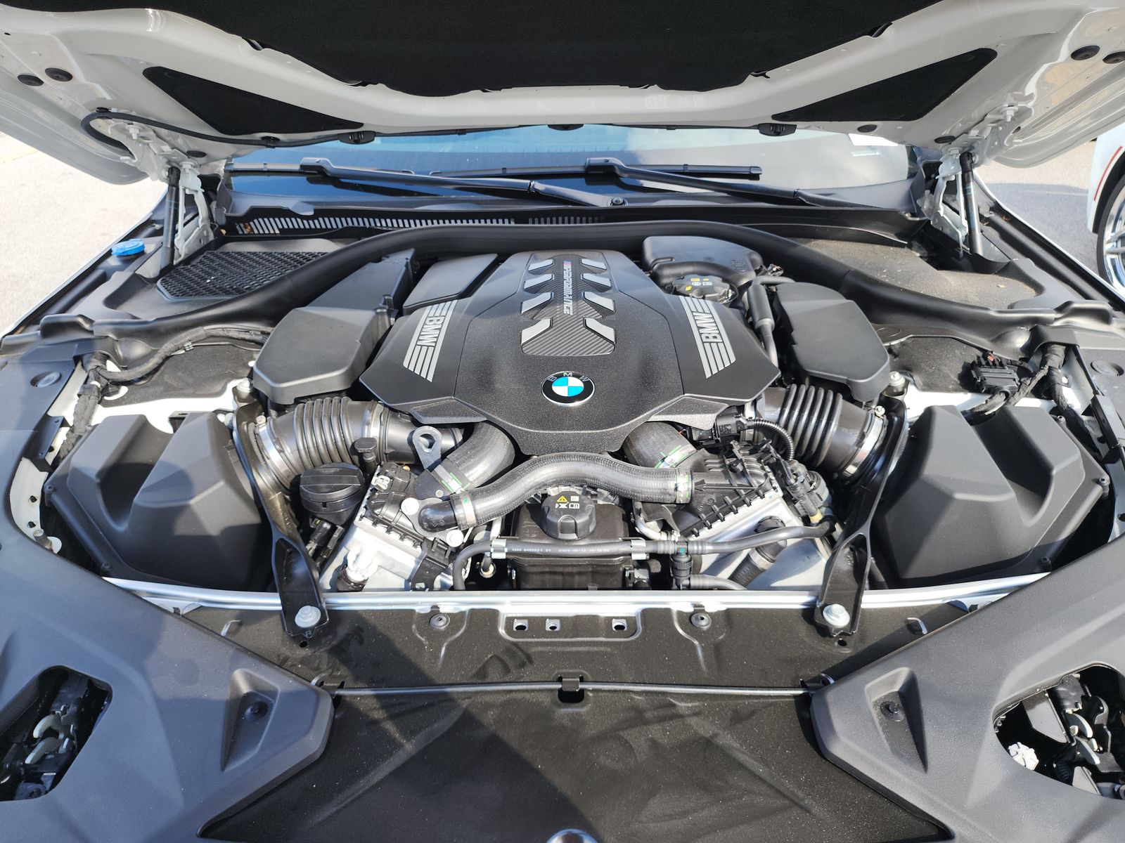 2025 BMW 8 Series M850i xDrive AWD