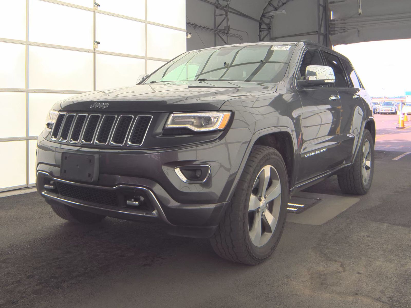 Jeep Grand Cherokee Overland снимка Jeep Grand Cherokee Overland