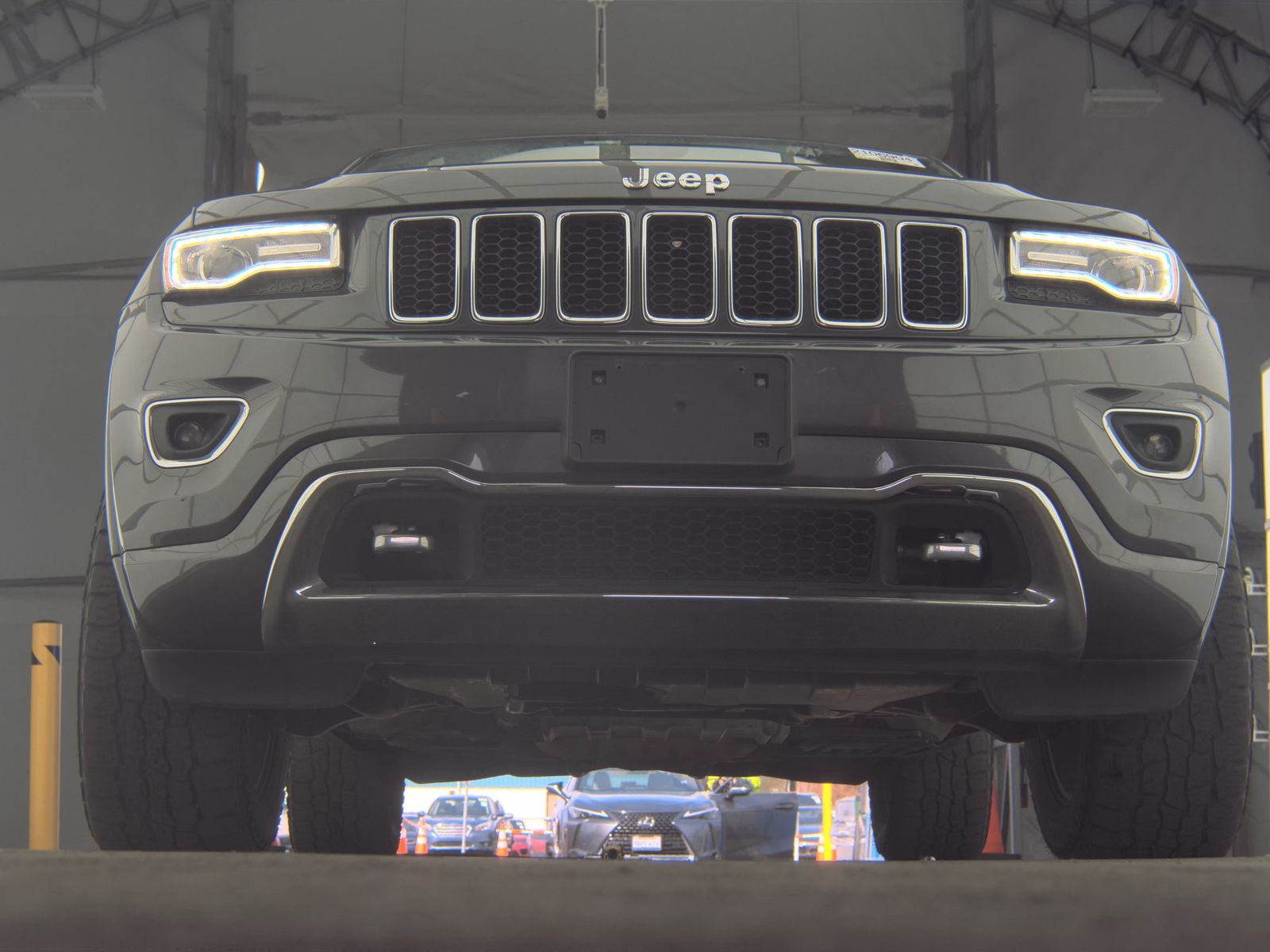 Jeep Grand Cherokee Overland снимка Jeep Grand Cherokee Overland